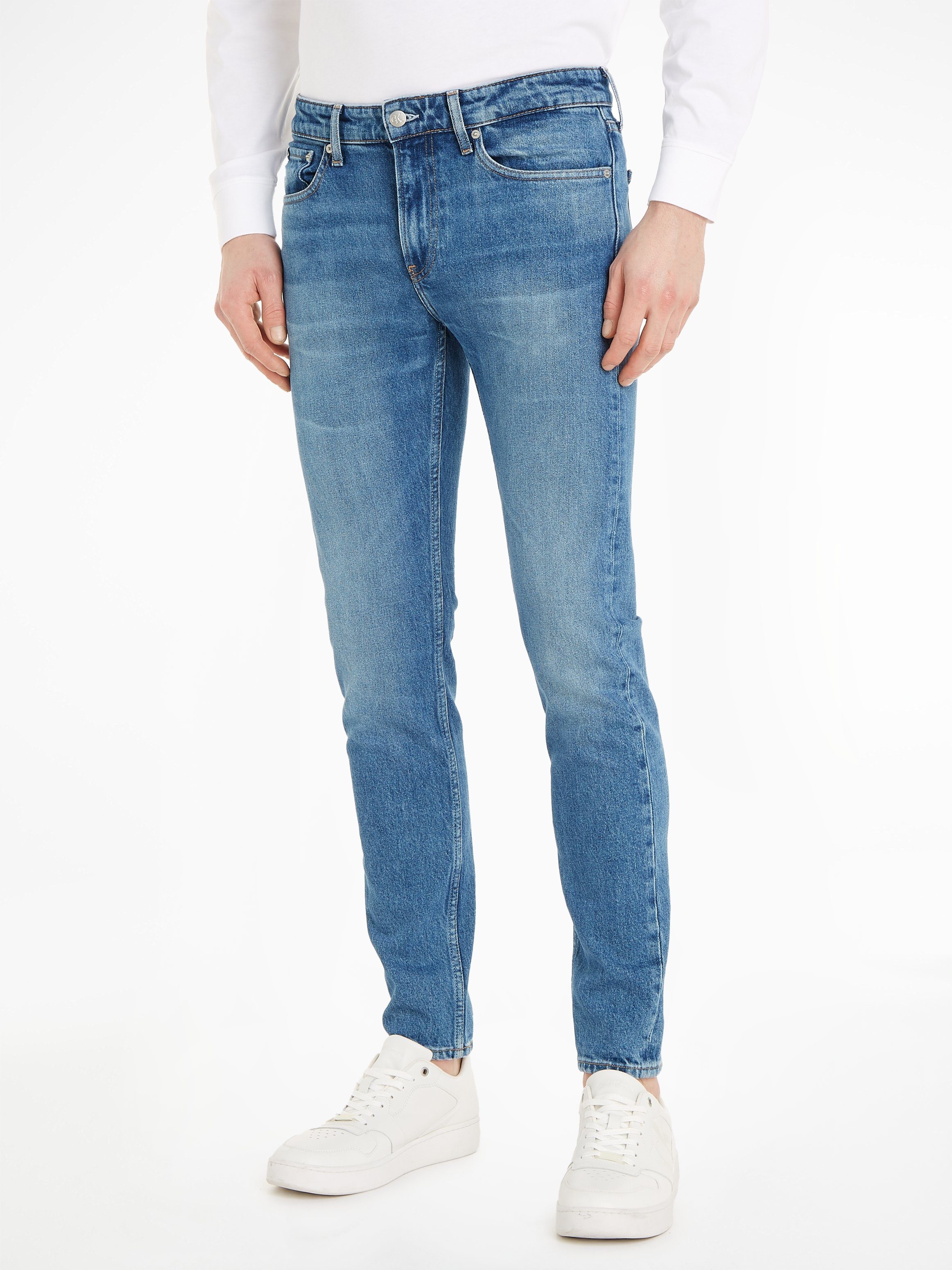 Calvin Klein Jeans Tapered-fit-Jeans SLIM TAPER mit Leder-Badge Denim Light 1AA