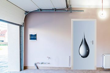 MuchoWow Türtapete Klarer hellblauer Tropfen auf grauem Hintergrund, Matt, bedruckt, (1 St), Fototapete für Tür, Türaufkleber, 75x205 cm