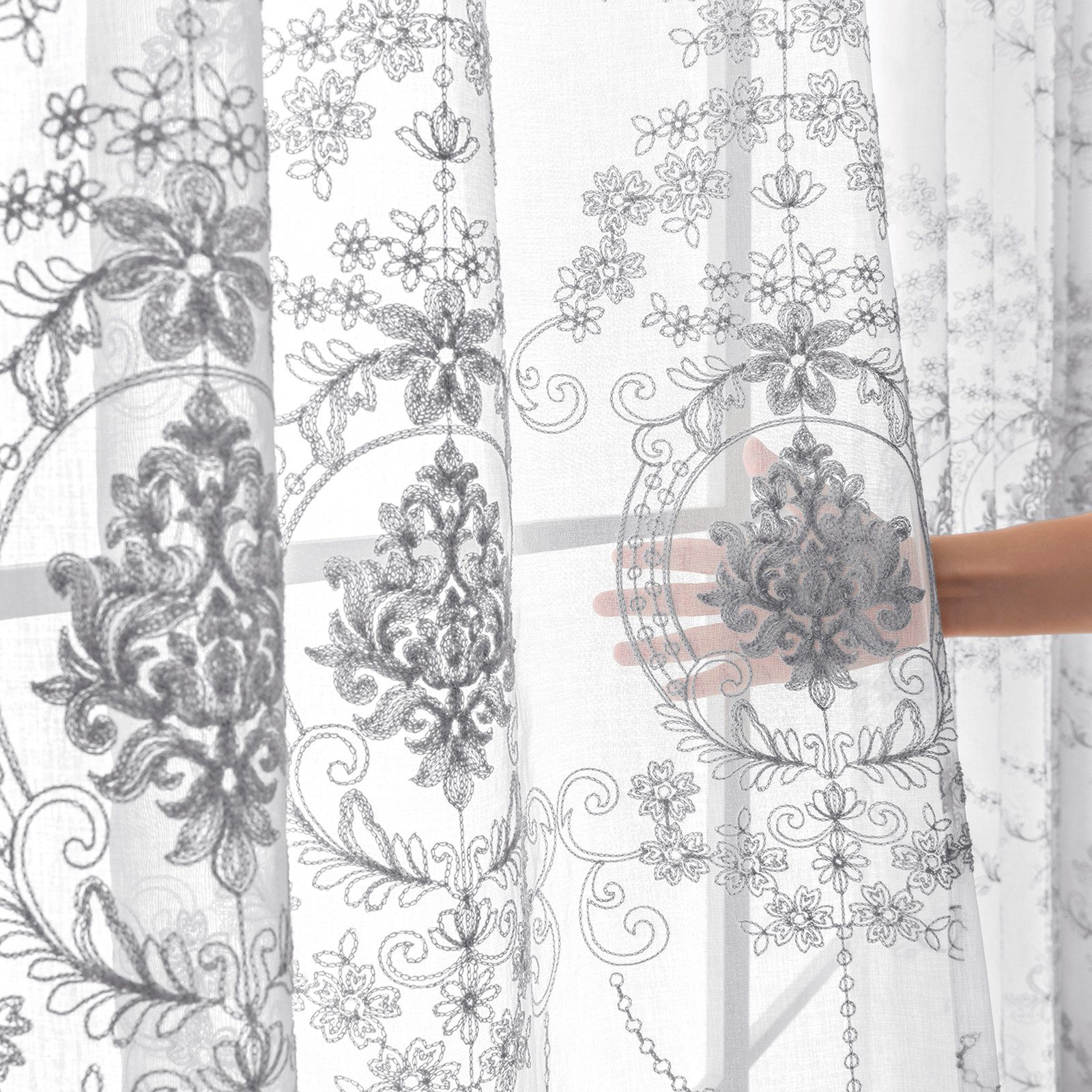 Qelus Gardine 2er Set Bestickt Sheer Voile Vorhänge mit ösen Wohnzimmer Modern, Blumen Durchsichtig Gardinen