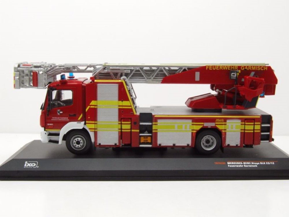 ixo Models Modellauto Mercedes Atego DLK 23/12 Metz Feuerwehr Garmisch-Patenkirchen rot, Maßstab 1:43