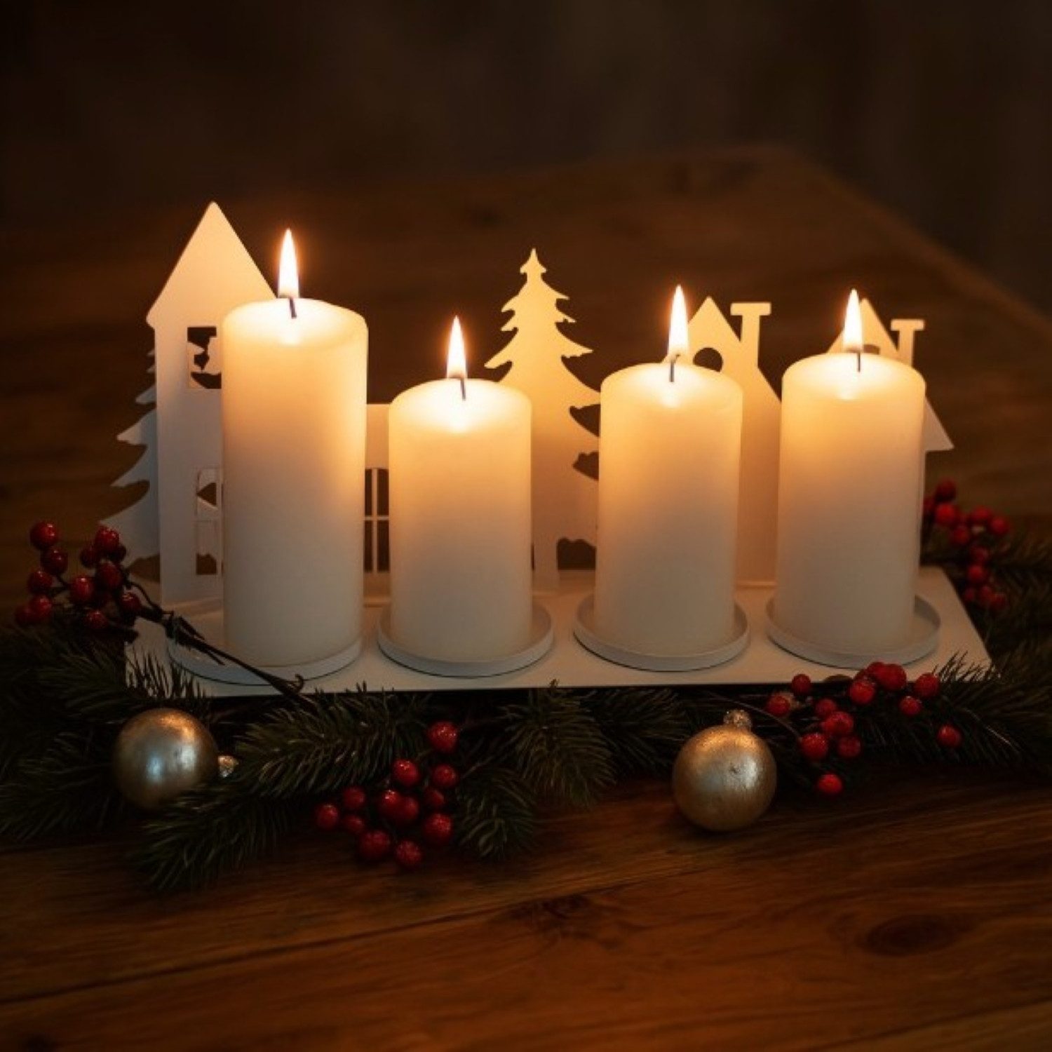 Online-Fuchs Торшеры Winterdorf aus Metall - moderner Adventskranz in Weiß - Kerzenständer (für Stumpenkerzen, 40 cm lang), schlicht, modern zeitlos im Design