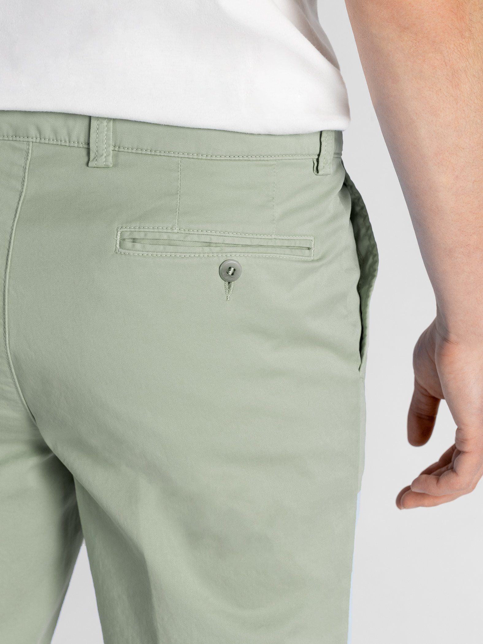 TwoMates Shorts Shorts hellgrün elastischem Farbauswahl, Bund, mit GOTS-zertifiziert