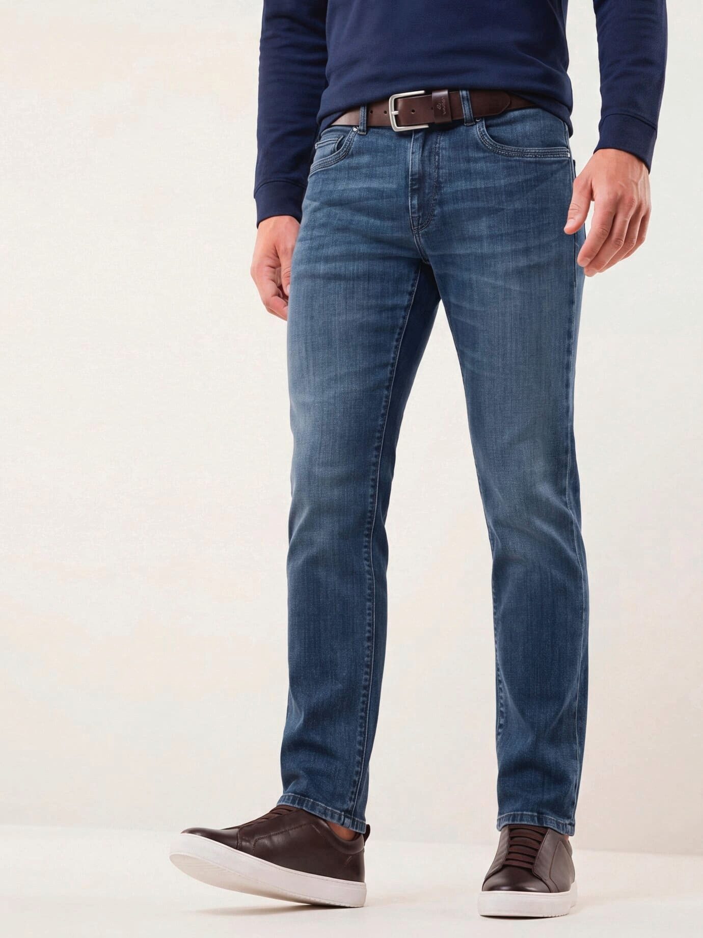 Walbusch Regular-fit-Jeans Herren Sportjeans 2.0 schlanker Modern Fit Bio-Baumwolle Stretch Jeans mit Flex-Bund, 95% Bio-Baumwolle, dehnbar & pflegeleicht