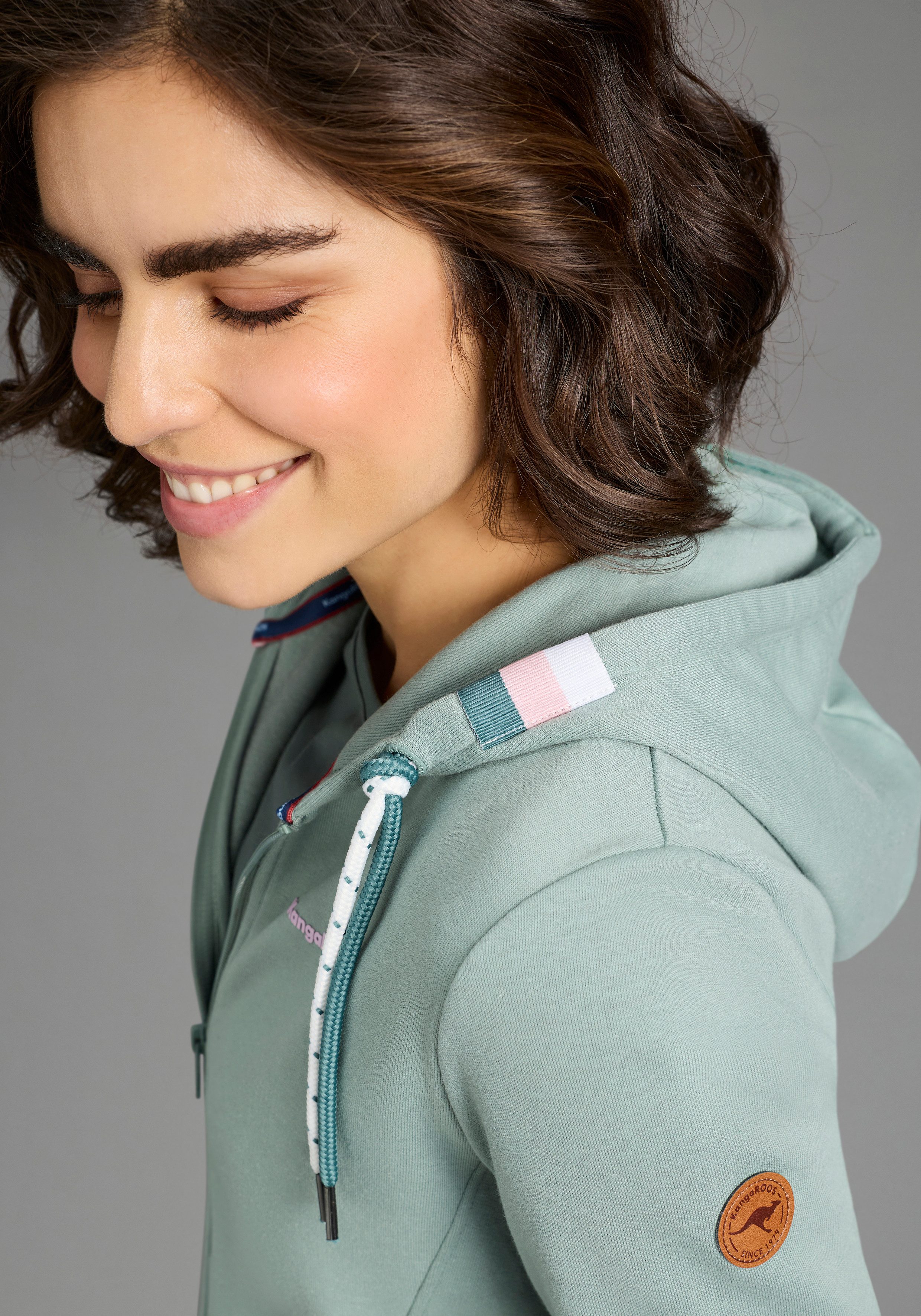 KangaROOS Kapuzensweatjacke mit doppelter Kordel, aus Baumwolle und Polyester
