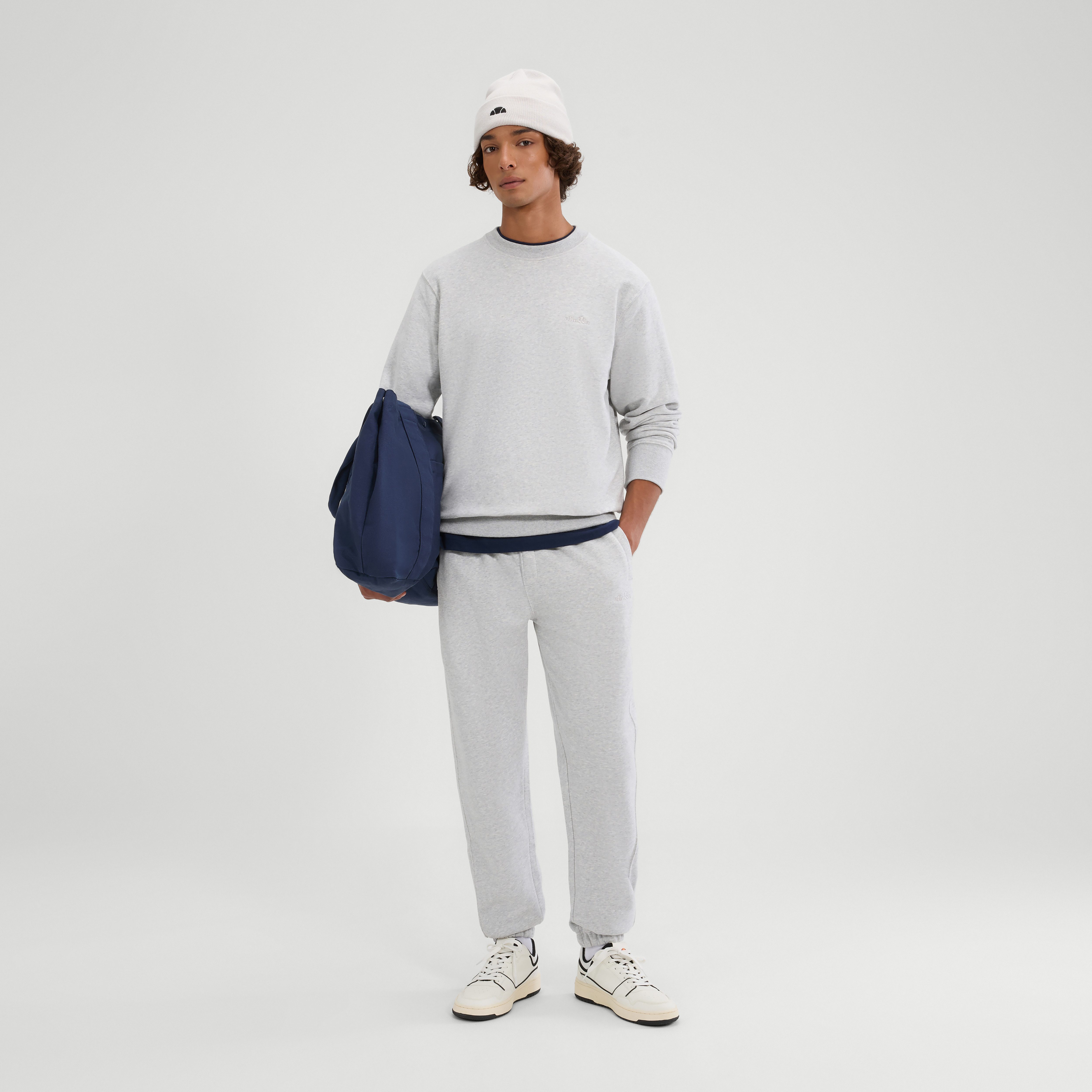 Ellesse Sweatshirt CORCOLLE SWEATSHIRT schlichte Crew-Silhouette, Langarm-Ausführung