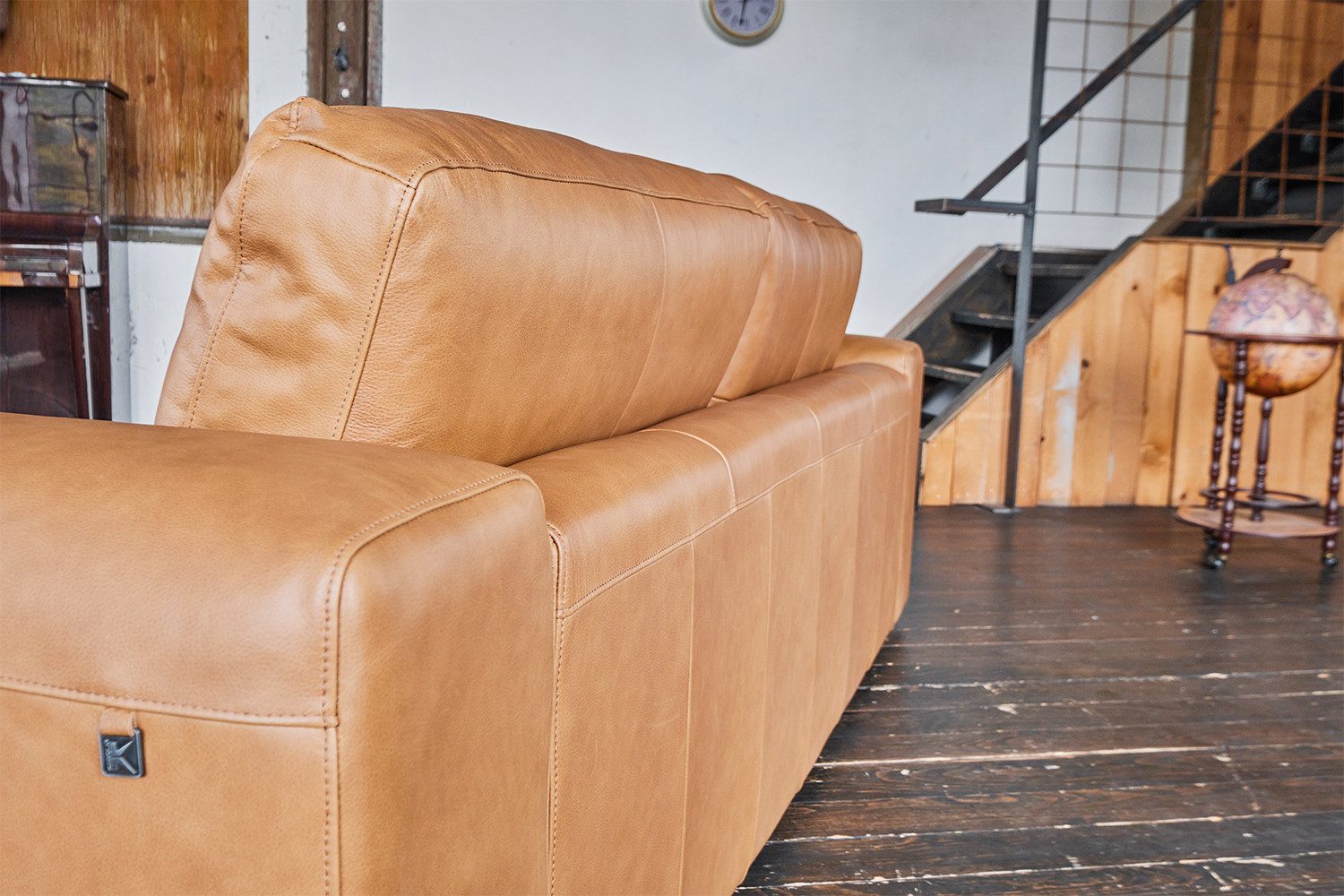 KAWOLA Sofa BODHI Leder Couch - Gemütlichkeit - Wohnzimmer Sofa, Modernes Sofa für Drei, hochwertiger Bezug, toller Sitzkomfort – Bild 5 von 5