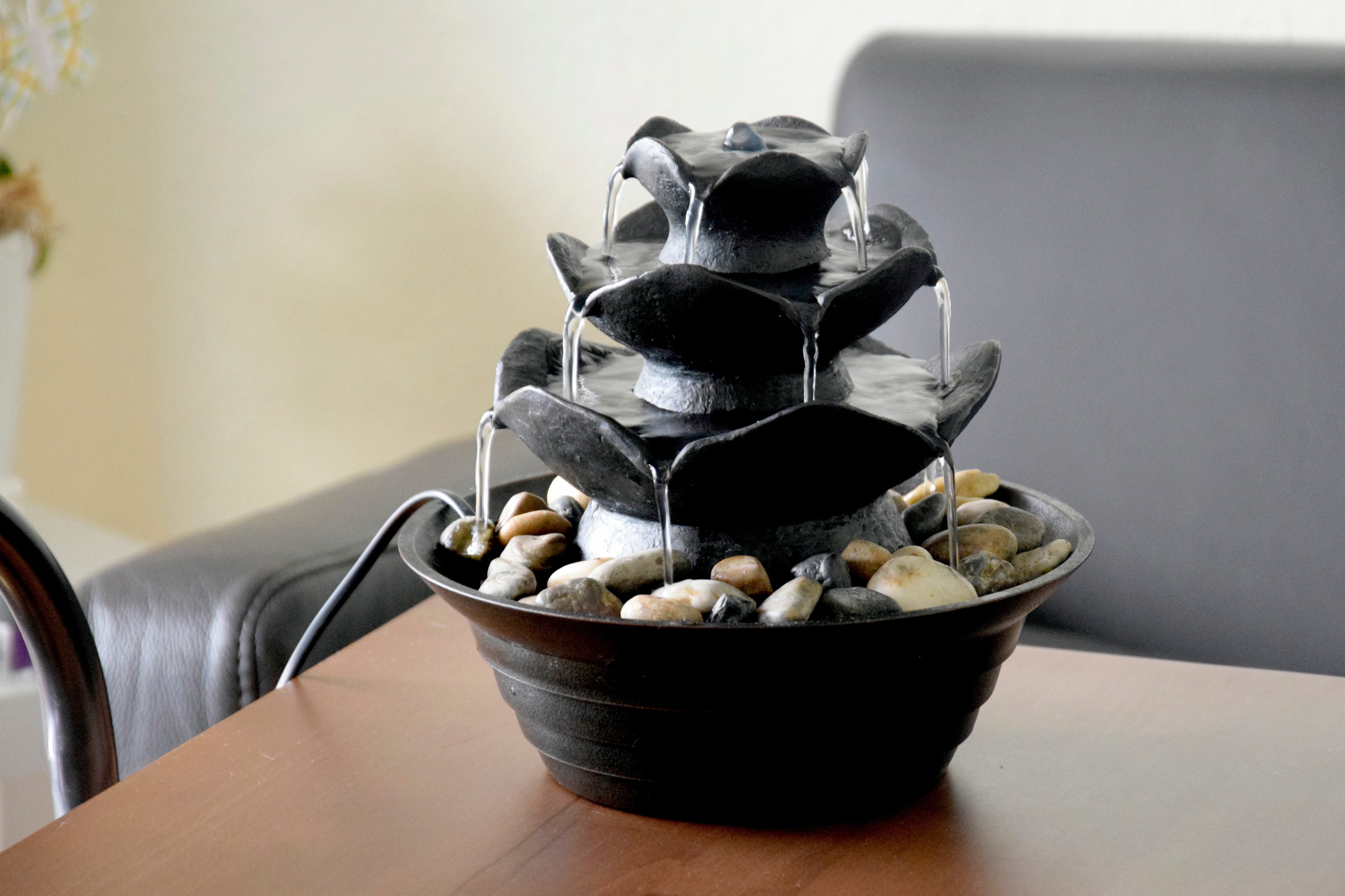 dobar Gartenbrunnen Design-Zimmerbrunnen mit Deko-Steinen