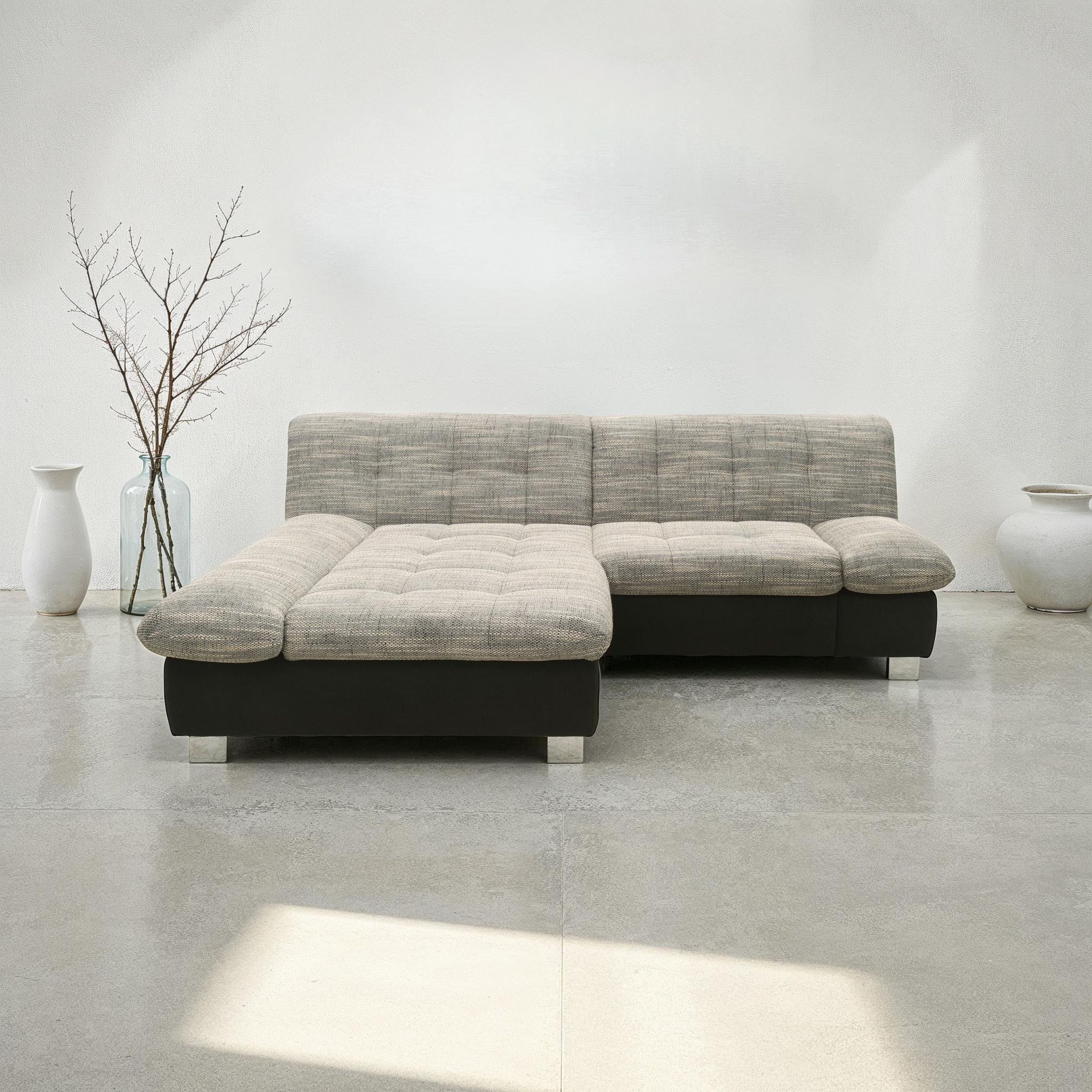 DOMO collection Ecksofa 100031 kompakte Stellmaße, komfortabel und bequem, L-Form, wahlweise mit Bettfunktion und Armteilverstellung. Breite 234 cm