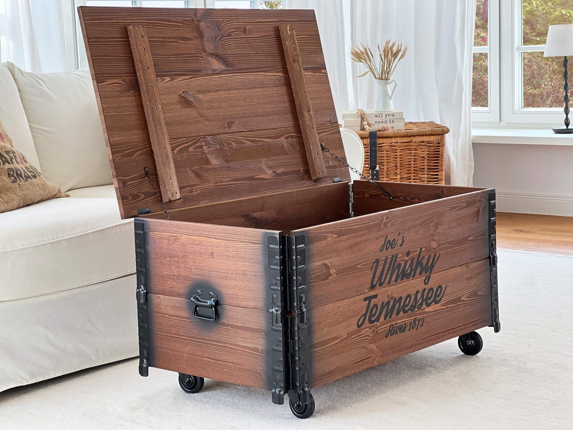 Uncle Joe´s Couchtisch Truhen-Couchtisch XL "Whisky" Massivholz vintage industrial braun – Bild 5 von 5