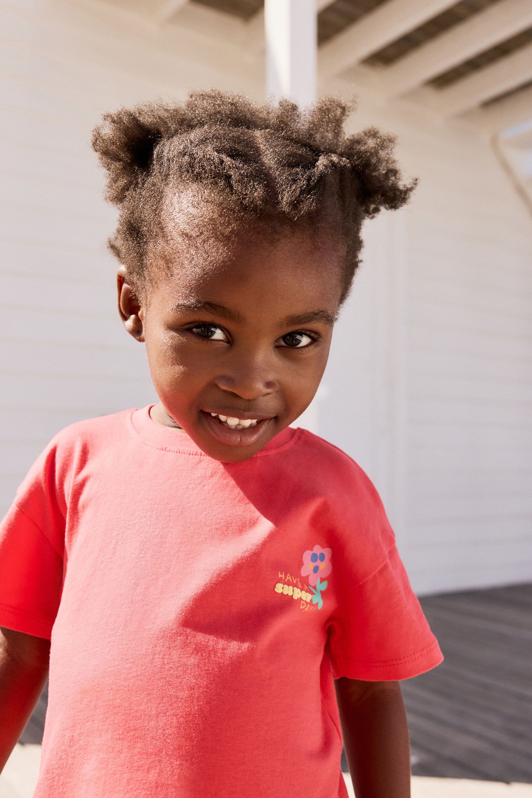 Next T-Shirt & Shorts Kurzärmeliges T-Shirt und Shorts im Set (2-tlg)