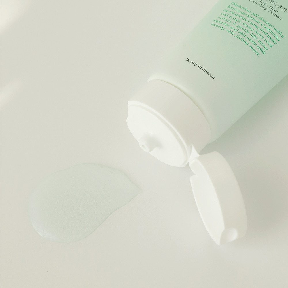 Beauty of Joseon Gesichts-Reinigungsschaum GREEN PLUM REFRESHING CLEANSER, für trockene Haut, bewahrt die natürliche Feuchtigkeit