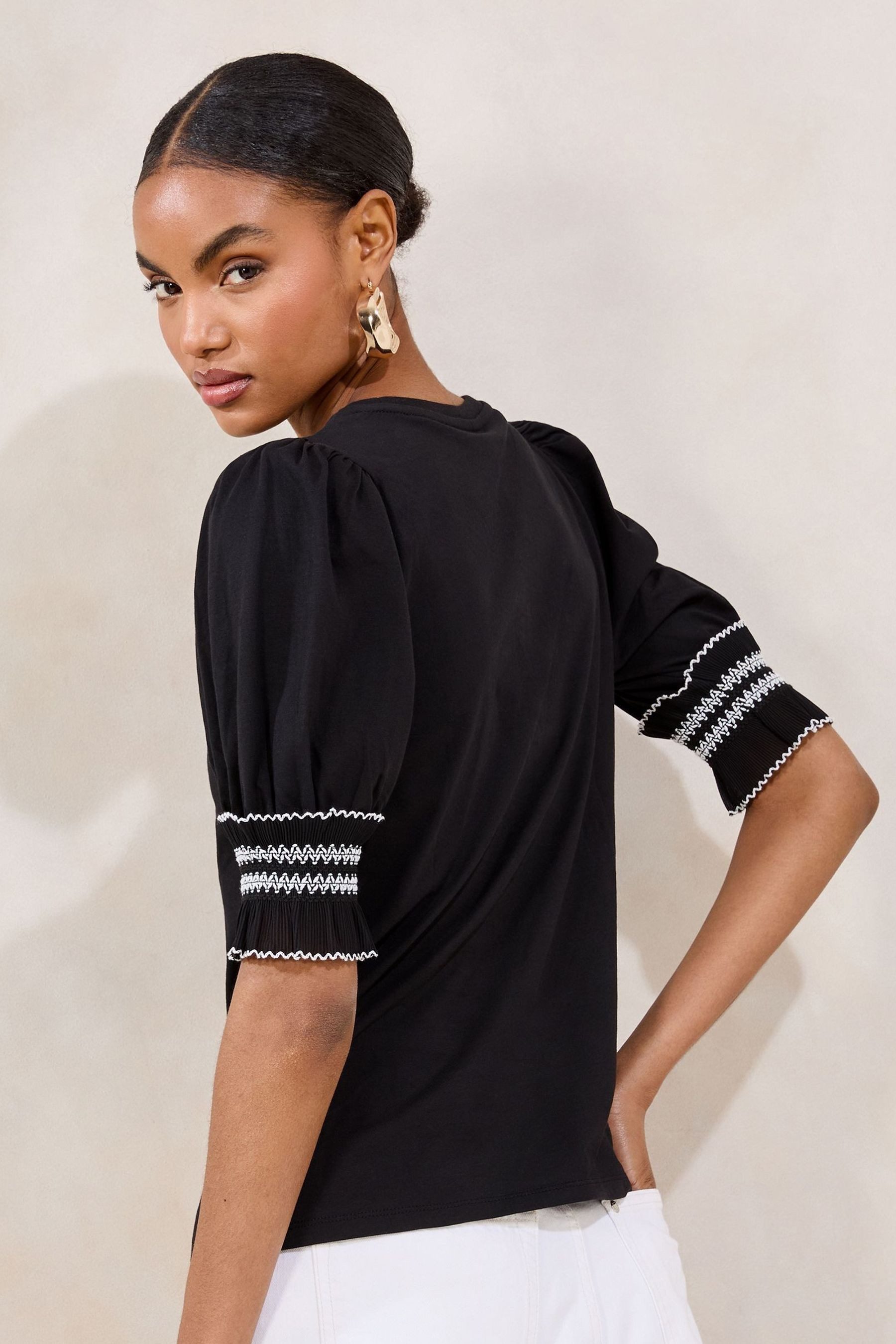 LIPSY T-Shirt Lipsy Oberteil mit kurzen Puffärmeln, Regular (1-tlg) günstig online kaufen