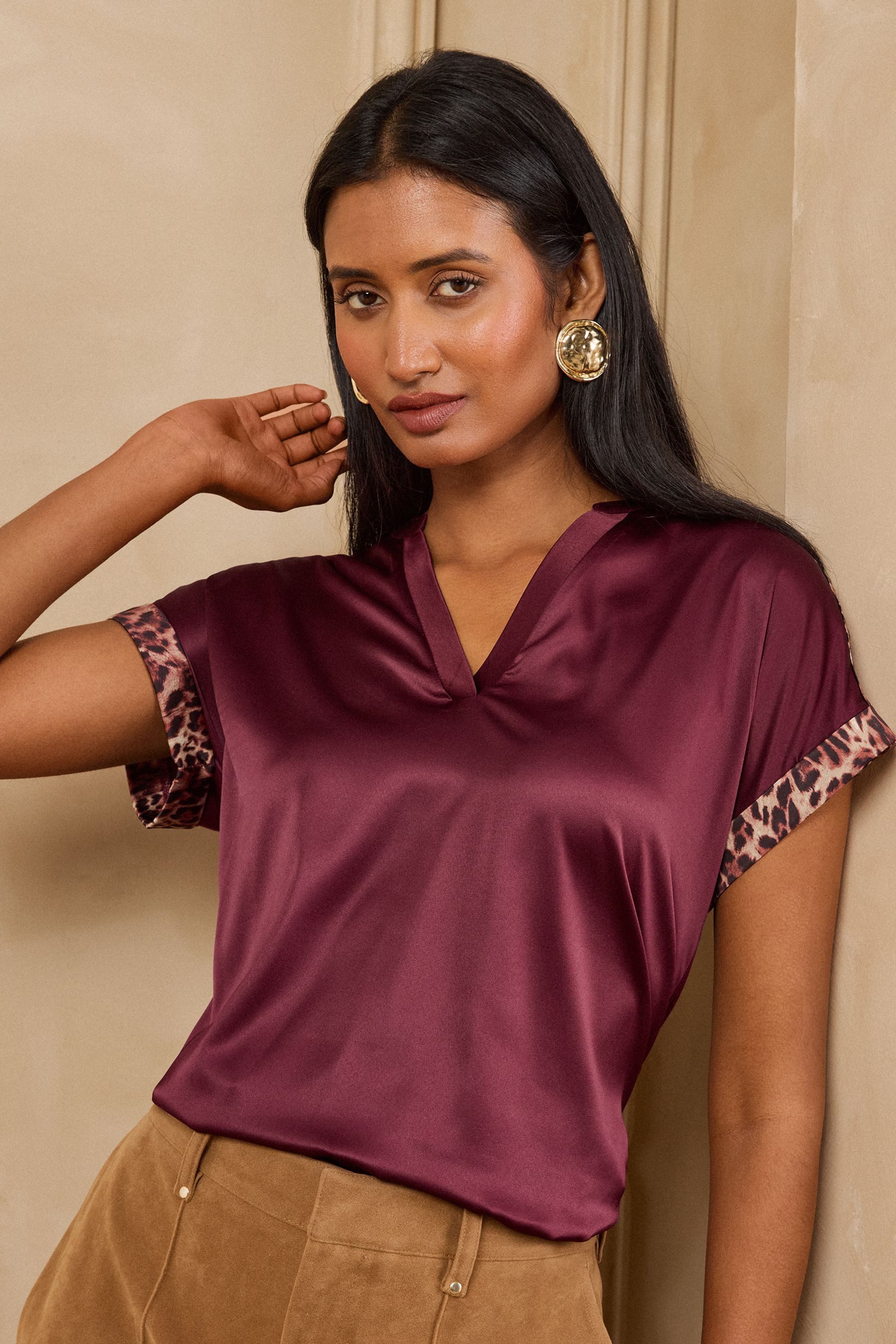 Love & Roses T-Shirt Love & Roses T-Shirt mit Satin-Front, Regular (1-tlg) – Bild 5 von 5