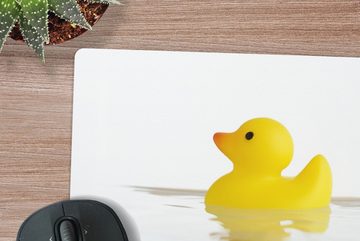 MuchoWow Gaming Mauspad Badeente schwimmt im Wasser (1-St), Mousepad mit Rutschfester Unterseite, Gaming, 40x40 cm, XXL, Großes