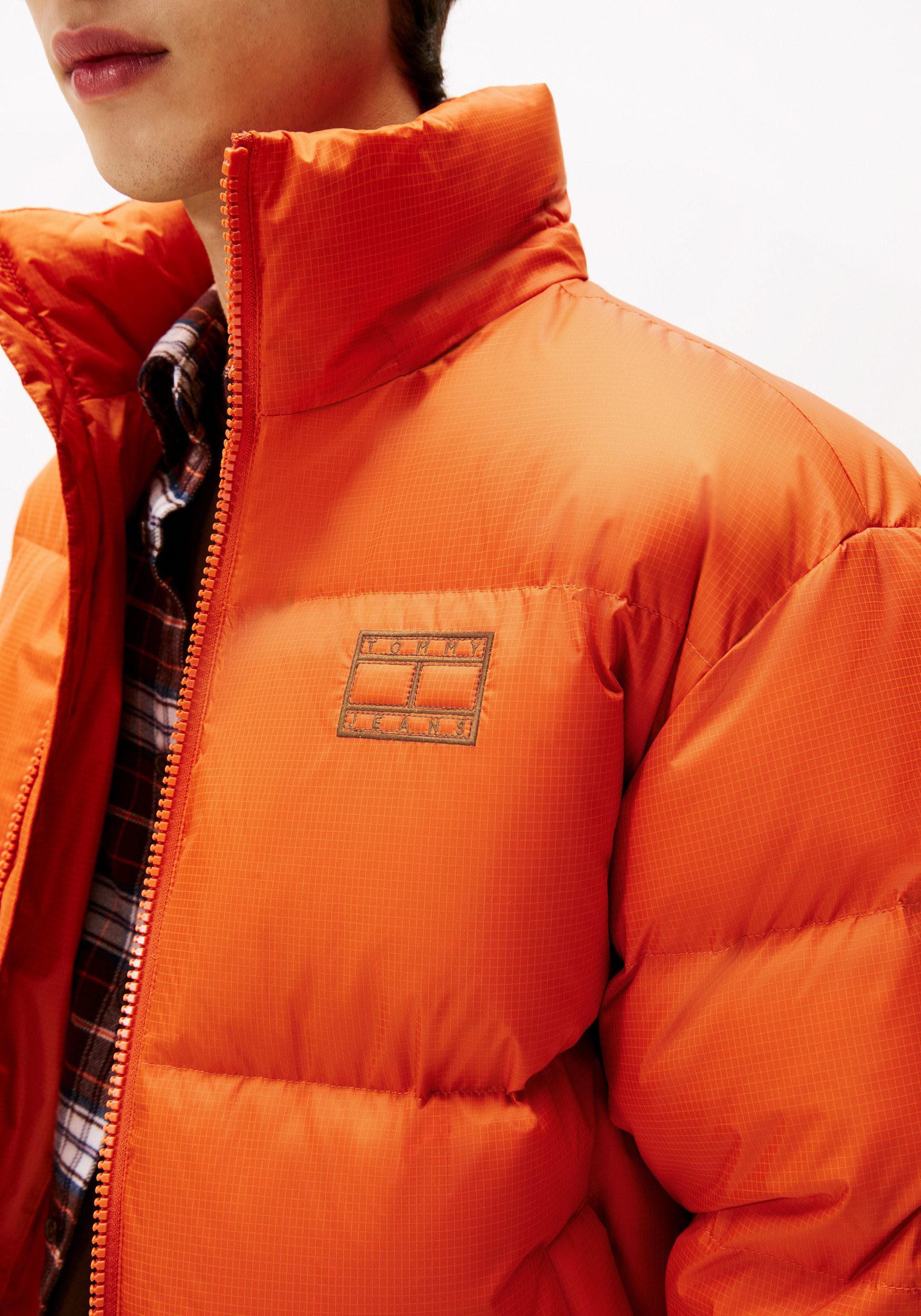 Tommy Jeans Steppjacke ALASKA DOWN PUFFER Übergangsjacke Regular fit mit abnehmbarer Kapuze