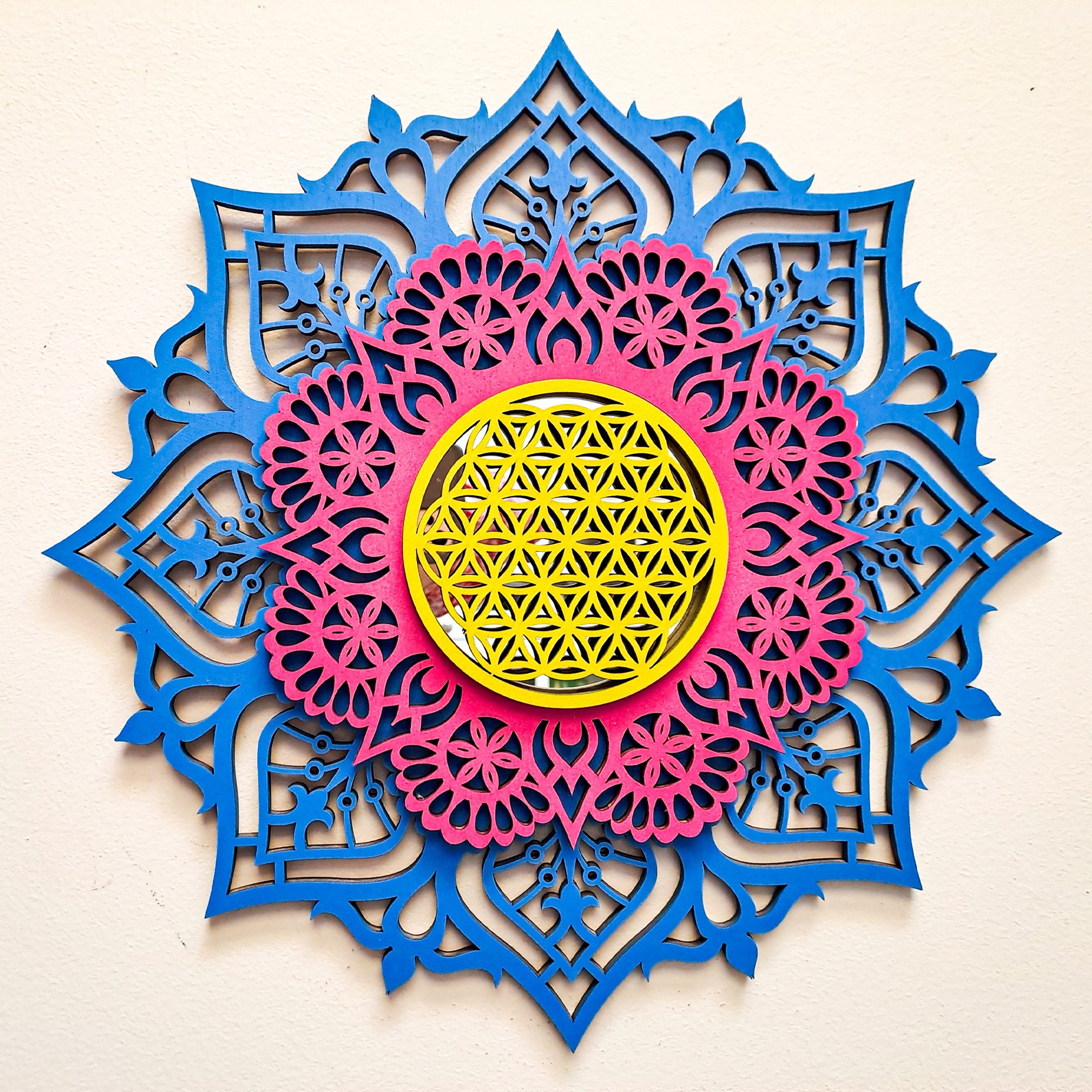 ORNAMENTI Wanddekoobjekt 3D MANDALA, Grosse moderne boho Wanddeko, Holz, 3 Schichten, Spiegel (moderne Deko Anhanger, Yoga Wandsculptur, Holzbild, stilvolle Wanddekoration, Wandpaneel, Ornament, geschnitz Wandrelief), Verzierung fur Zuhause, Wohnzimmer, Schlafzimmer, Wandkunst, 5 Größen