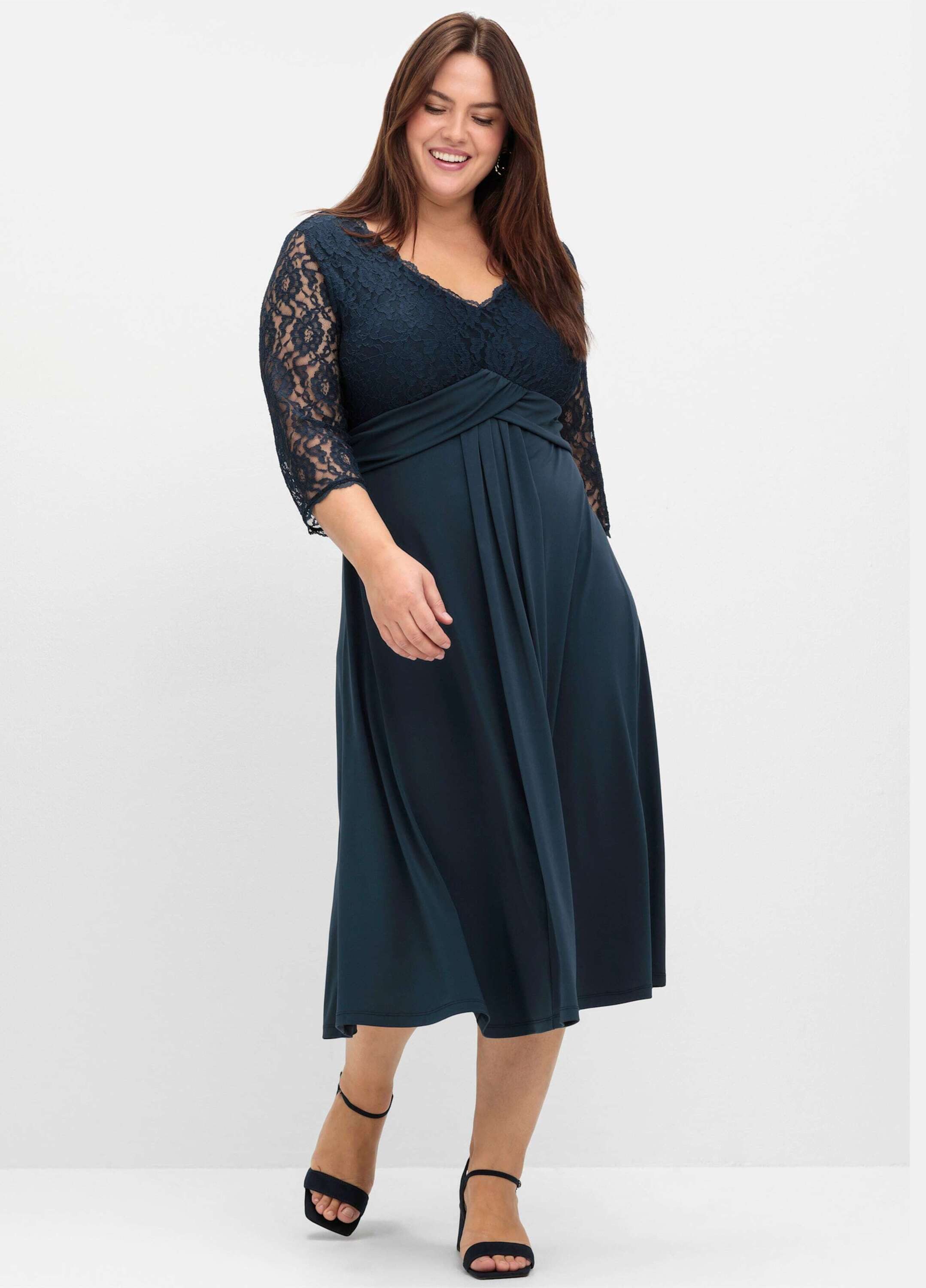 Sheego Etuikleid Abendkleid 3/4-Arm mit Oberteil aus floraler Spitze