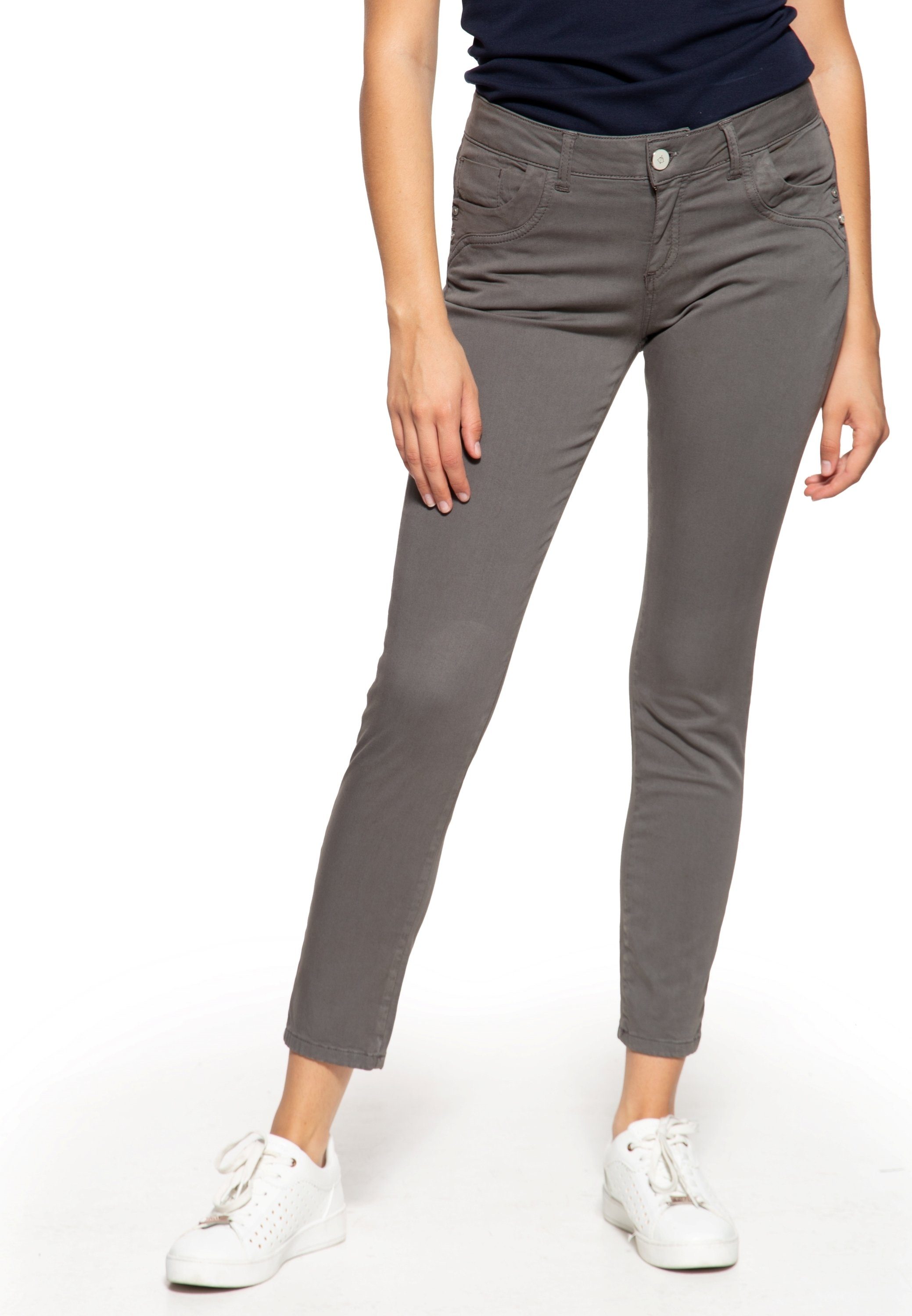 ATT Jeans Slim-fit-Jeans Leoni (1-tlg) aus nachhaltigem Material-Mix