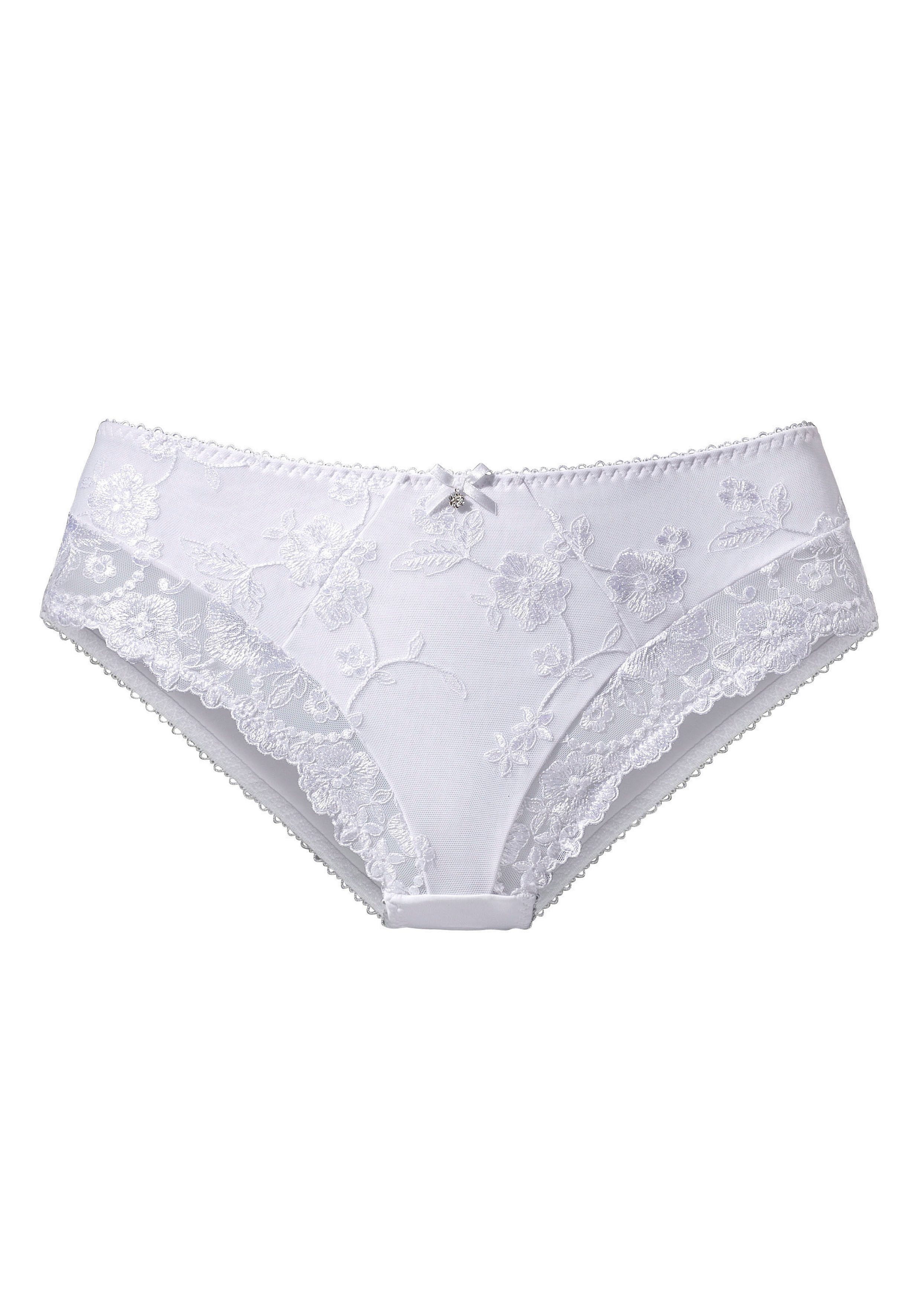 LASCANA Slip Wanda in abdeckender Schnittform und Stickerei Spitze. € 22,99