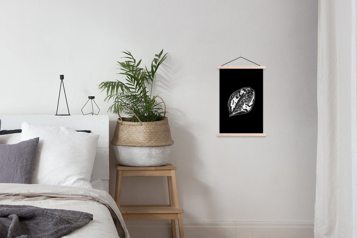 MuchoWow Poster Blatt mit für dicker Wohnzimmer, auf und (1 Magnetisch Bilderleiste, Posterleiste, Textilposter Hintergrund Maserung schwarz weiß, - St), schwarzem