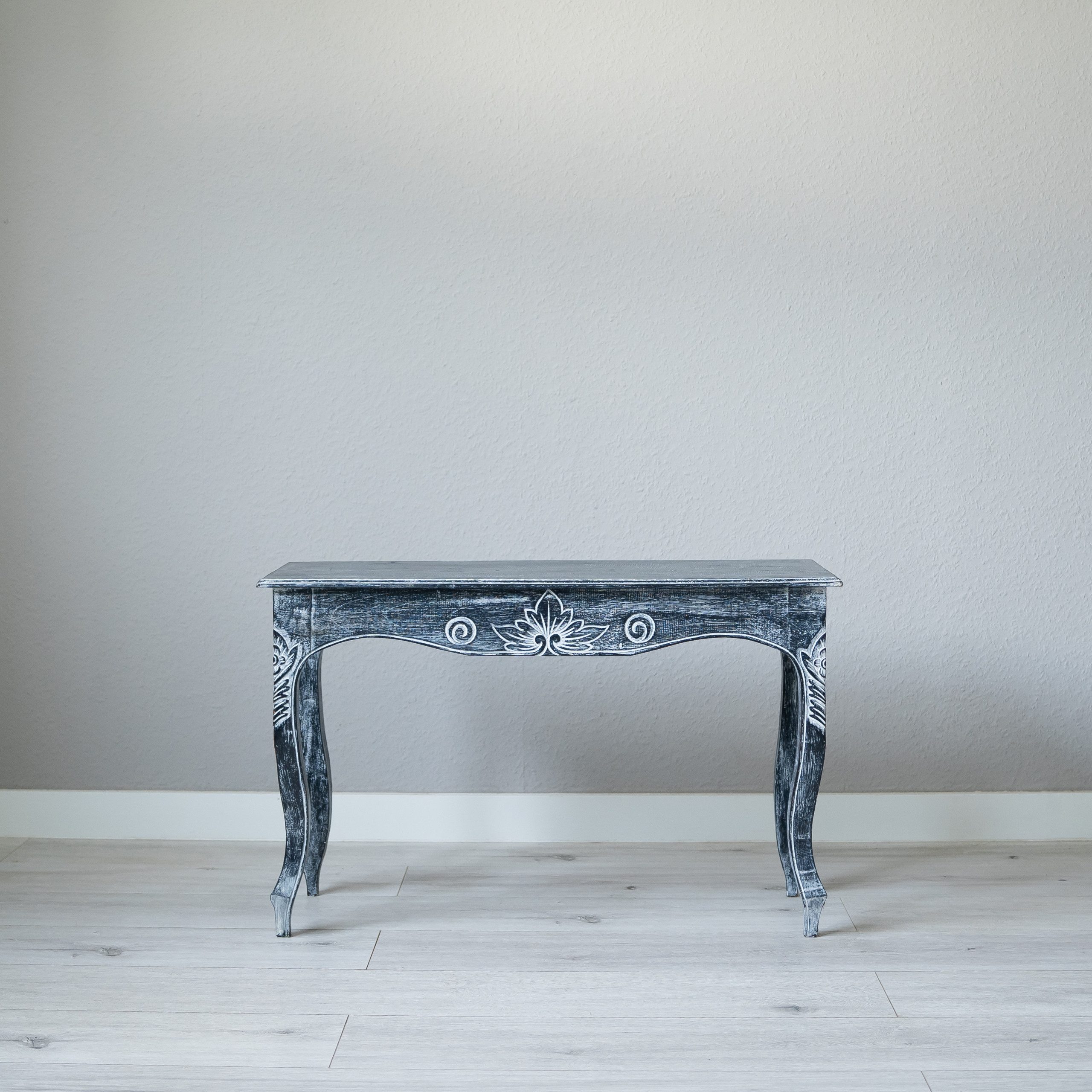 livasia Beistelltisch Bali Couchtisch mit Schnitzerei, Handarbeit, 84x34x50cm, handgefertigt