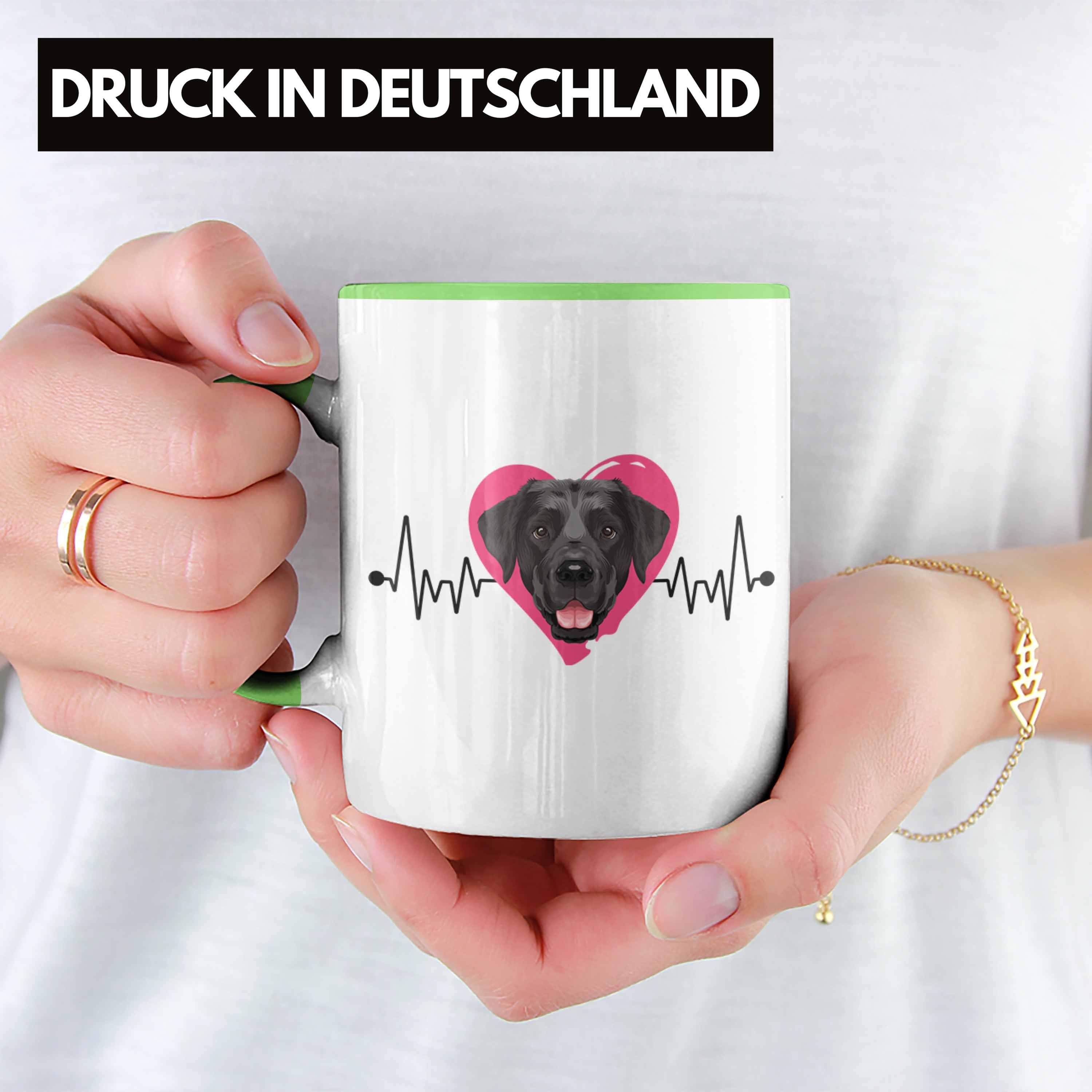 Trendation Tasse Geschenk Geschenkidee Spruch Grün Tasse Besitzer Lustiger Herzschl Labrador