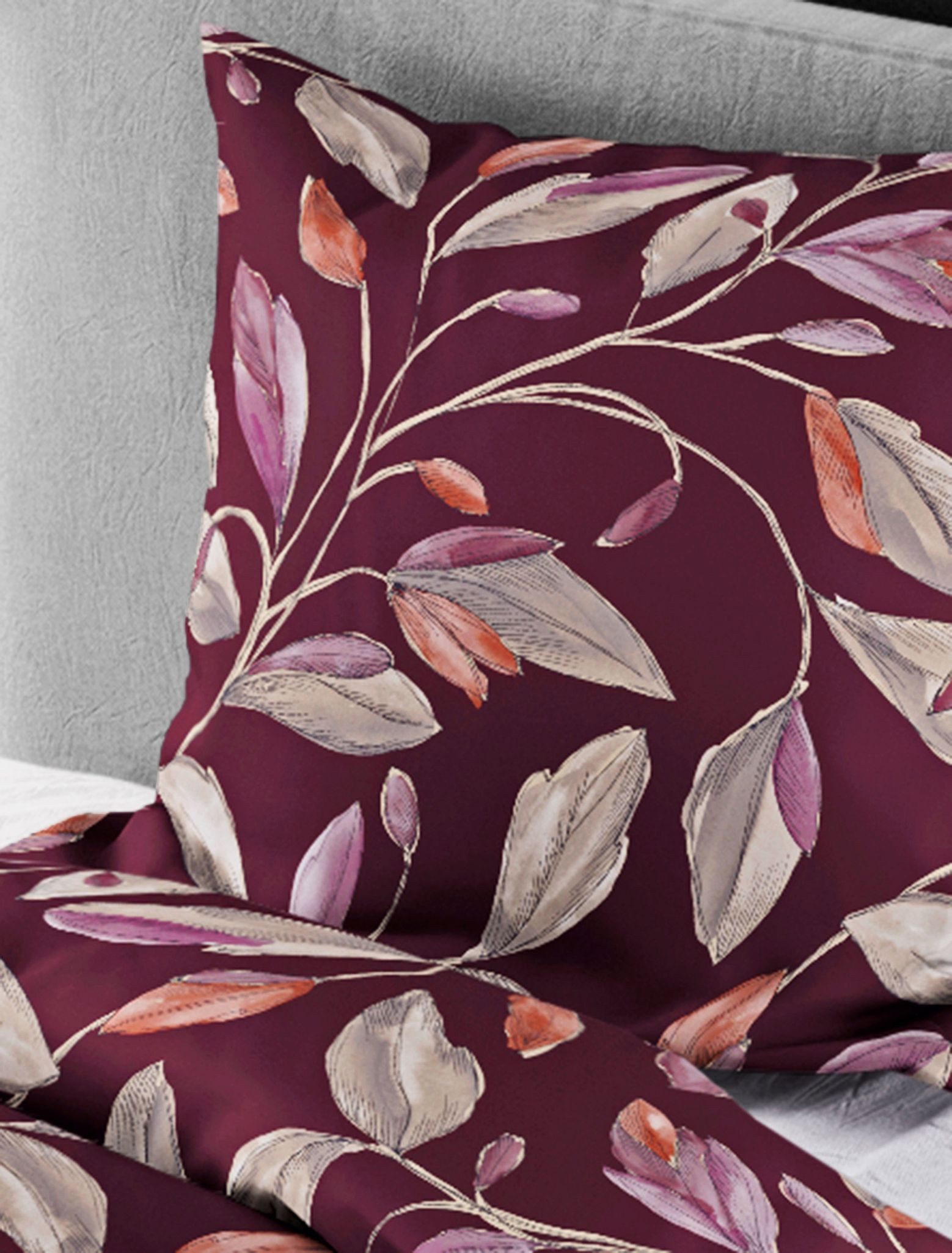BIERBAUM Bettwäsche 135x200cm, Blätter Blatt Bordeaux Lila Orange Bierbaum, Satin, 2 teilig, seidiger Glanz, elegantes Motiv