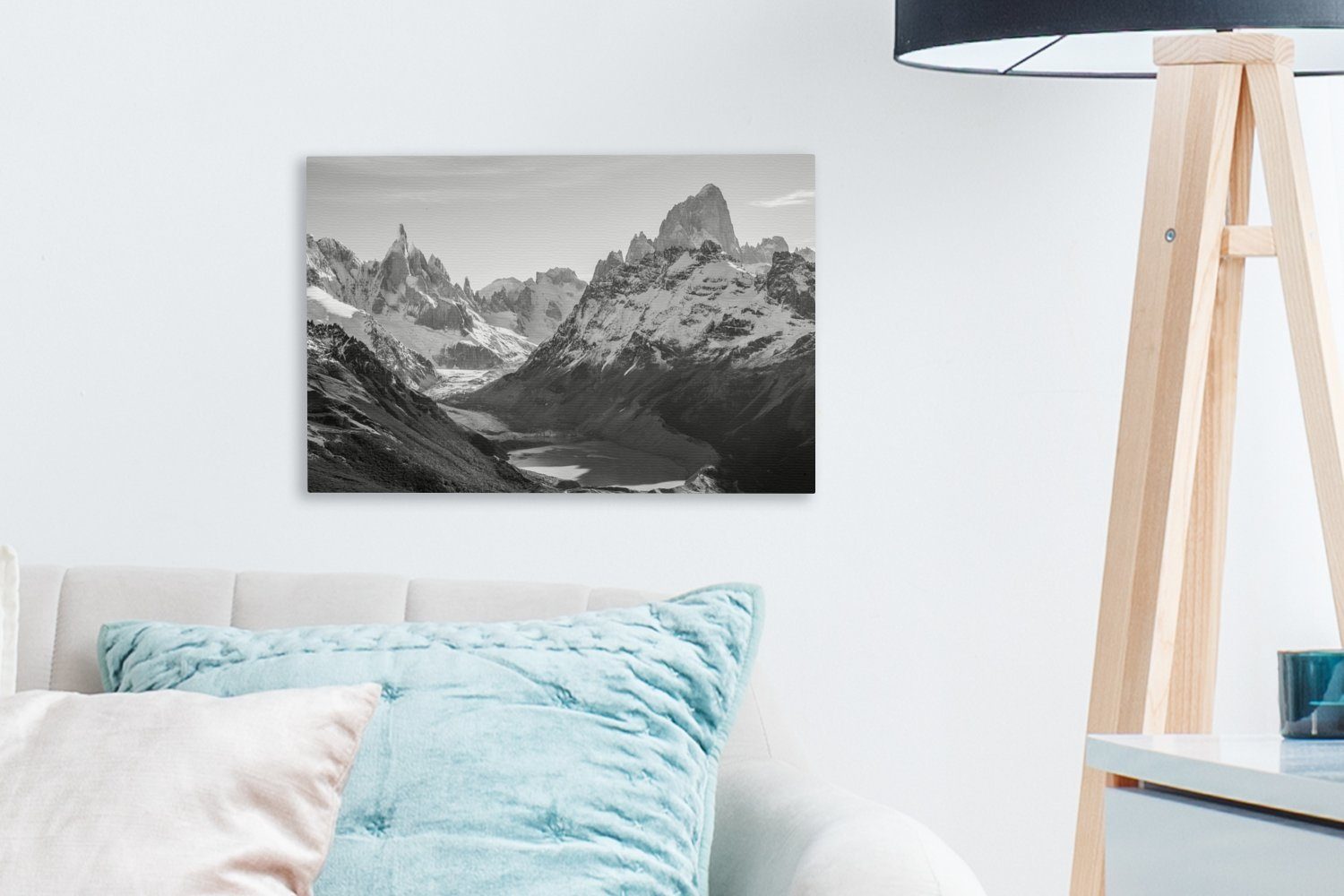 - Leinwandbild Wandbild (1 schöne Wanddeko, Aufhängefertig, auf schwarz-weiß, 30x20 Aussicht St), Cerro Eine Fitzroy cm Leinwandbilder, OneMillionCanvasses® den