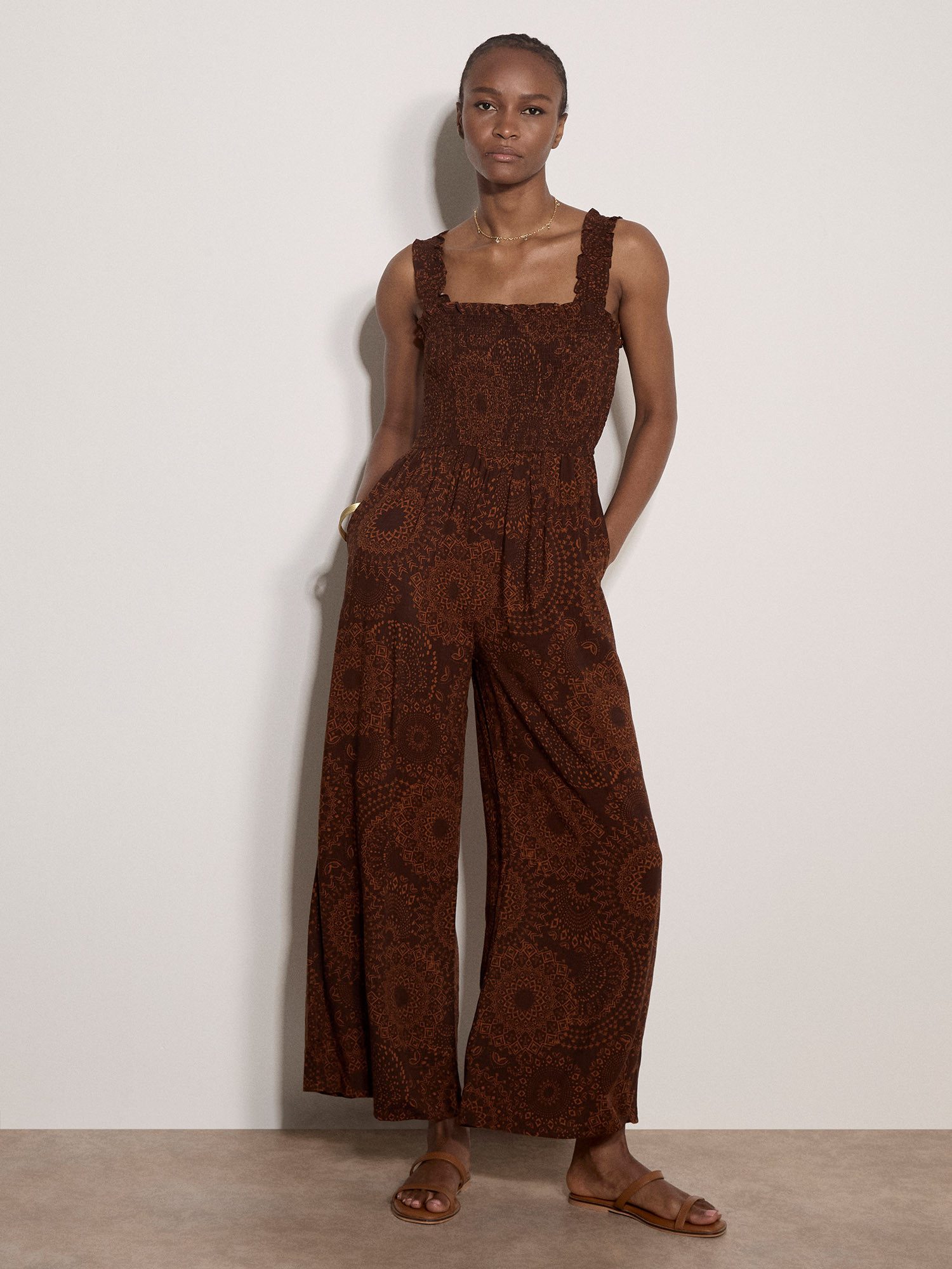 Apricot Jumpsuit Gemusterter Jumpsuit mit gerafftem Bein mit Smokdetails