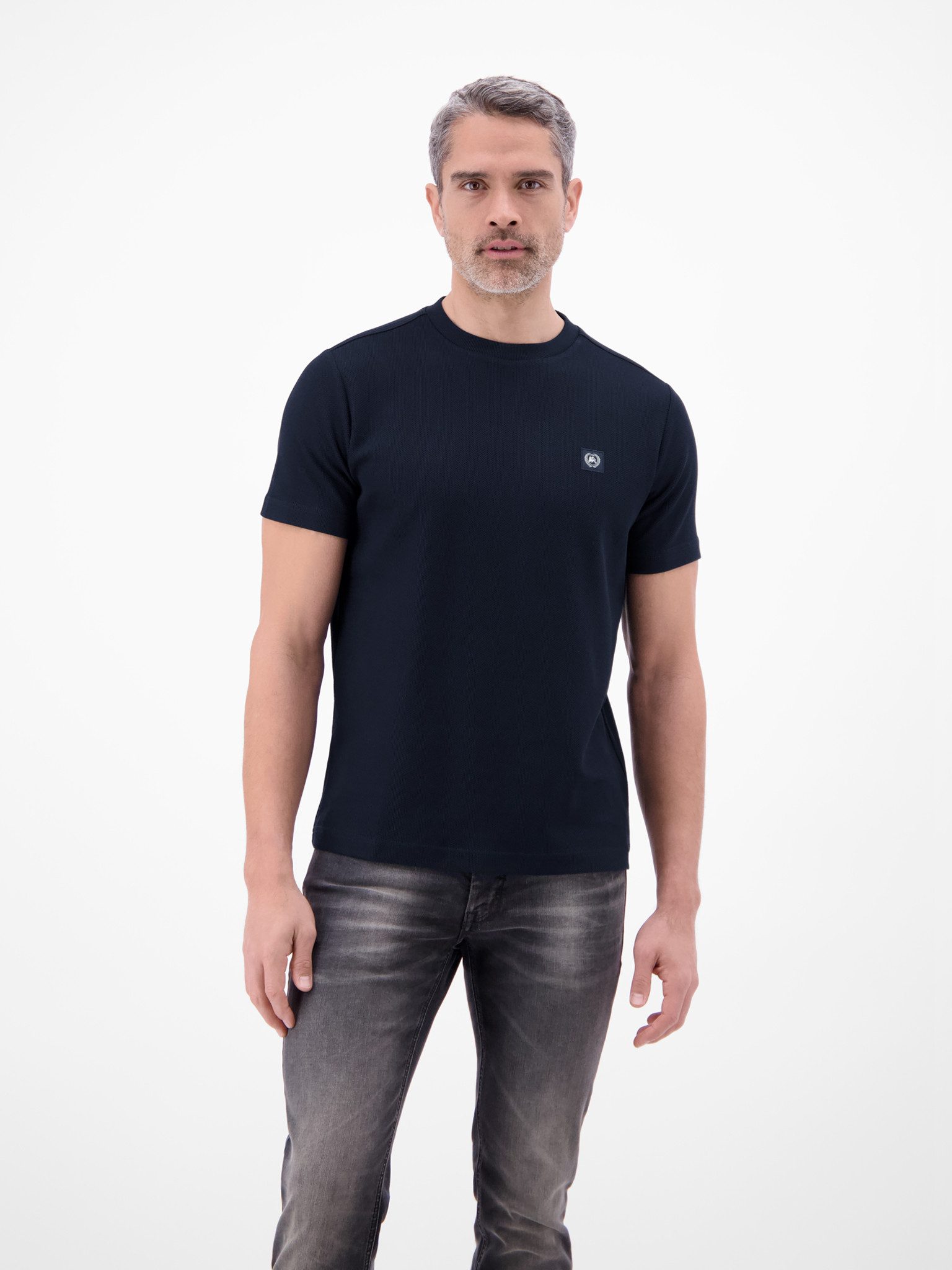 LERROS Rundhalsshirt mit Logo-Badge und in Waffle-Optik