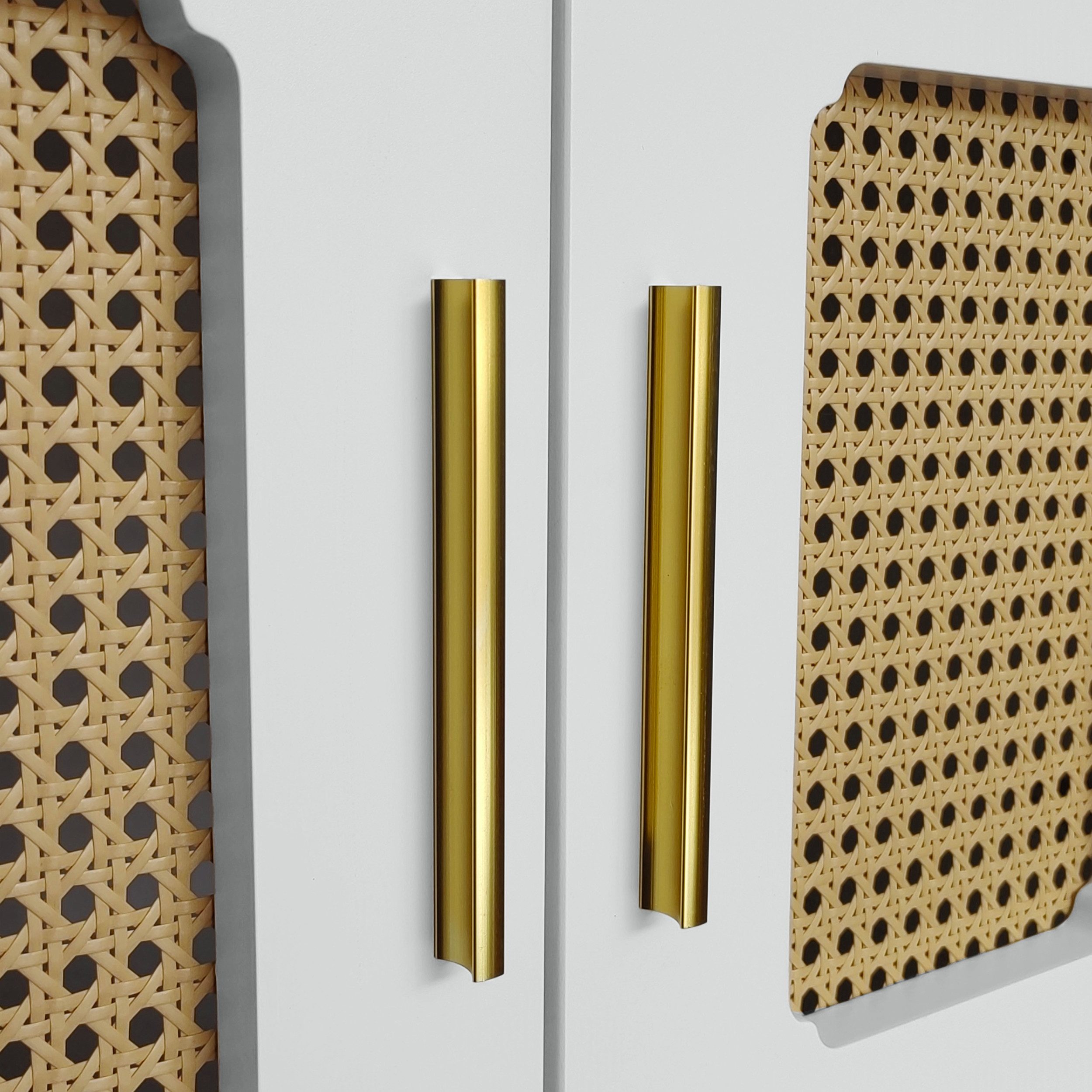 IDEASY TV-Board TV-Schrank,Lowboard, 175*38*55,5cm,Spanplatte (Goldene Griffe, Tür aus Glas/Rattan, Füße aus Massivholz), Metallgriff,2 Schubladen, 4 Geriffelte Glastüren