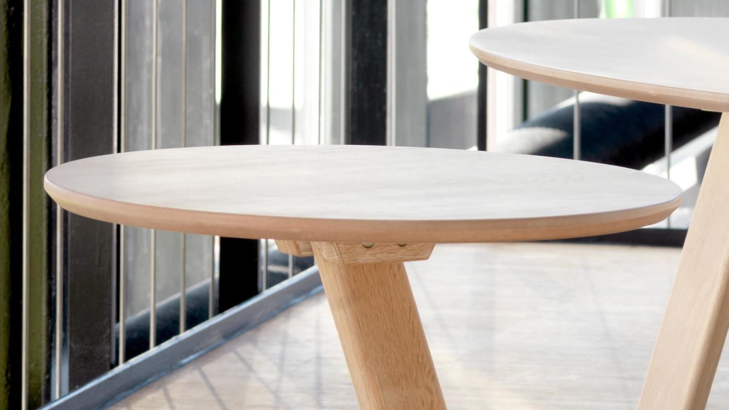 Möbel Akut Couchtisch Beistelltisch Ollie Eiche natur furniert Gestell massiv 50 cm