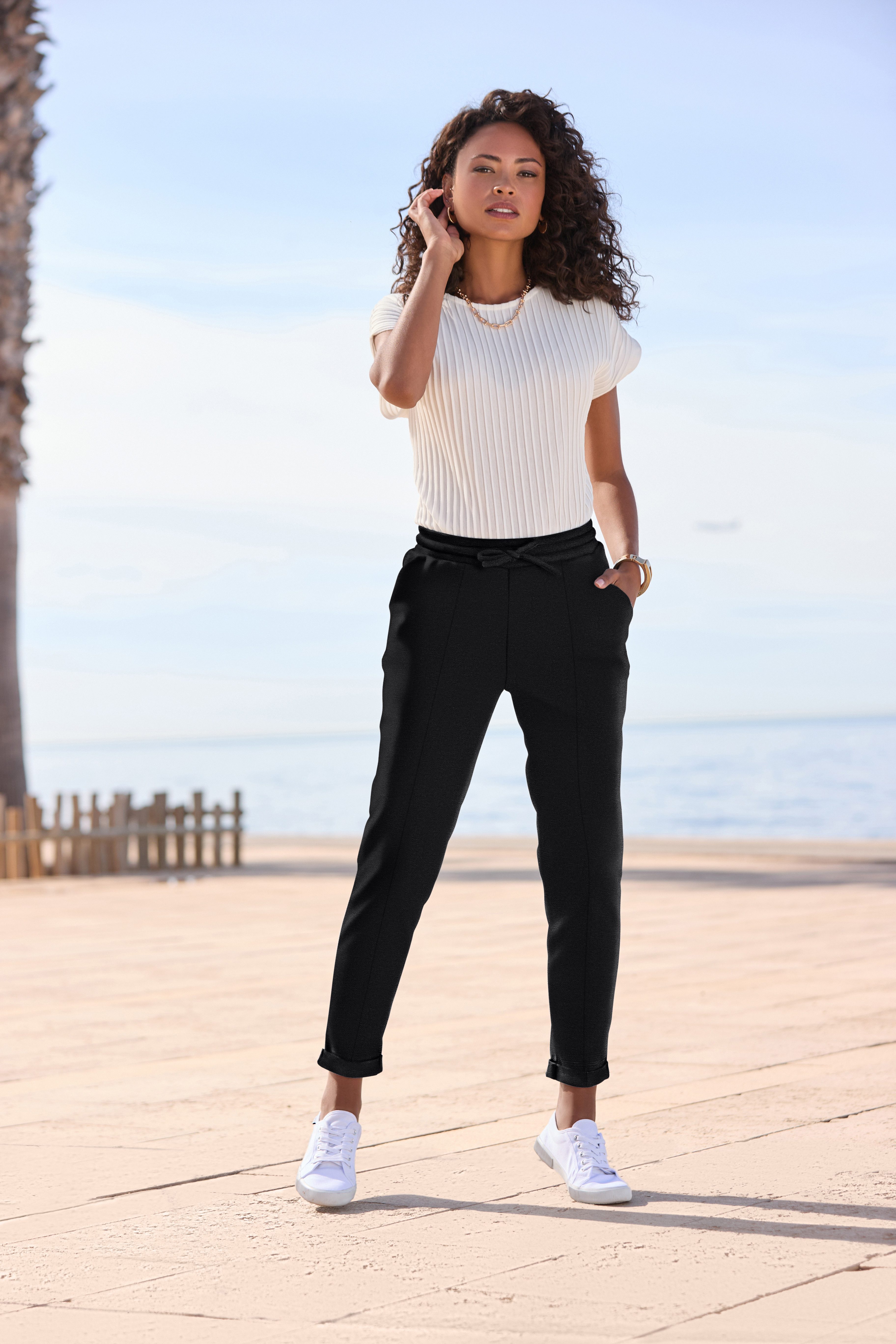 Vivance Jogger Pants aus sommerlich leichtem Stoff mit praktischen Eingrifftaschen, Schlupfhose, casual-chic, Sommerhose