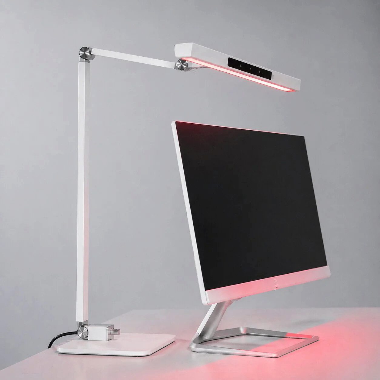 heilys® Schreibtischlampe AddRed, LED fest integriert, Vollspektrales Weißlicht (3000K, Ra98) + 670 nm Rotlicht, Warmweiß, 3000K, Tageslichtweiß, augenfreundlich