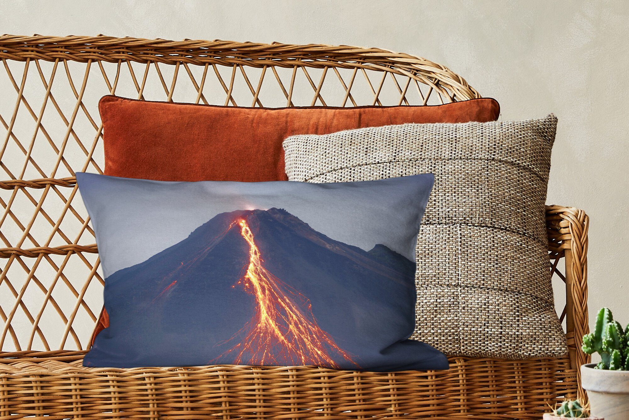 MuchoWow Dekokissen Lava mit Dekoration, aus Wohzimmer einem Zierkissen, Dekokissen fließt Vulkan, Füllung, Schlafzimmer
