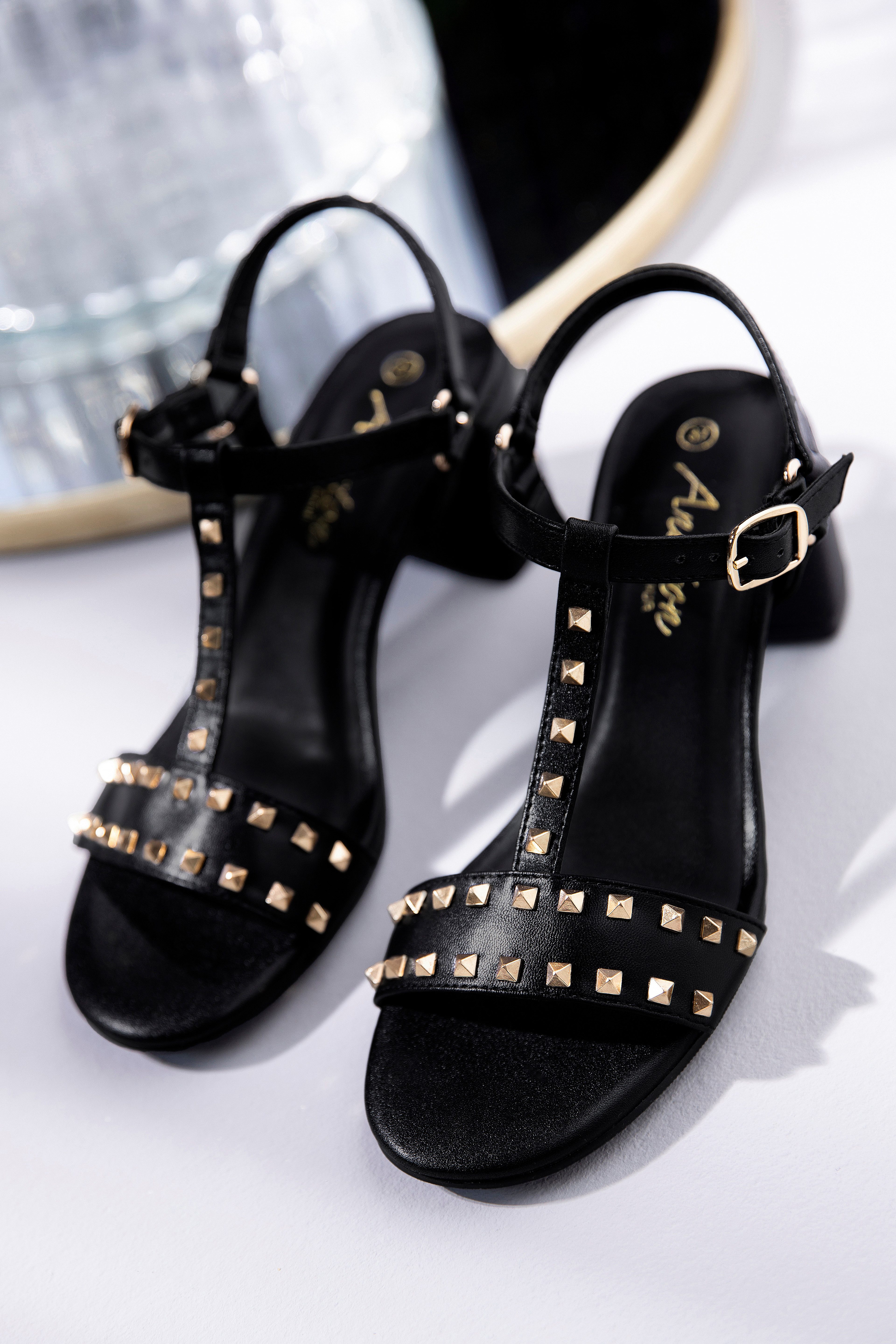 Aniston SHOES Riemchensandalette Sommerschuh, Blockabsatz, Nietenverzierung - NEUE KOLLEKTION