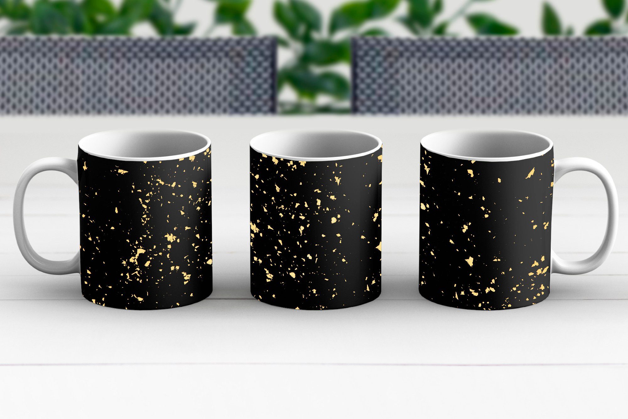 MuchoWow Tasse Goldene Becher, auf Teetasse, Kaffeetassen, Hintergrund, Flocken Teetasse, Geschenk Keramik, schwarzem