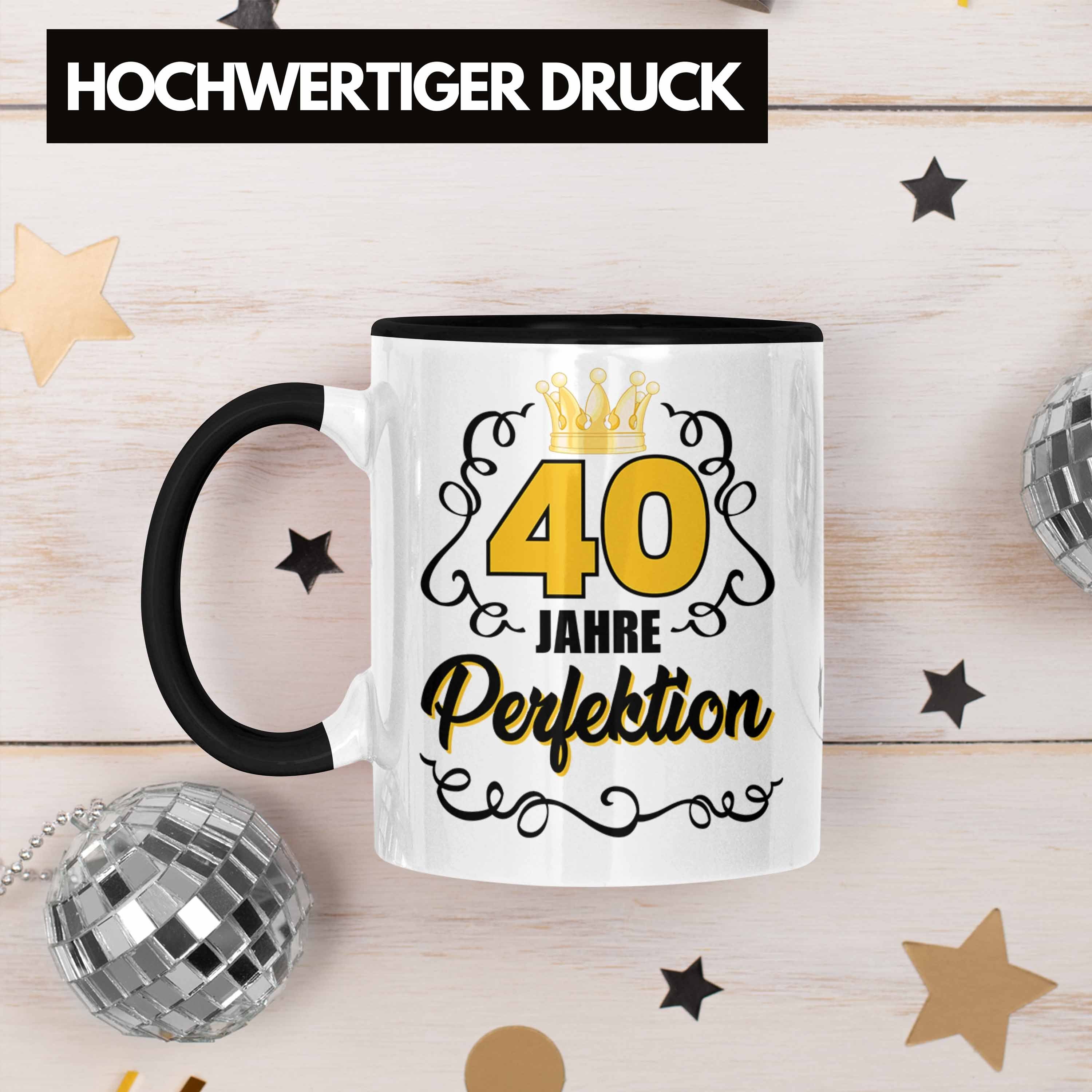 Trendation Tasse Tasse Geschenk 40. Spruch - Geschenkidee Perfektion Geburtstag Geburtstag 40er Frauen Trendation Schwarz