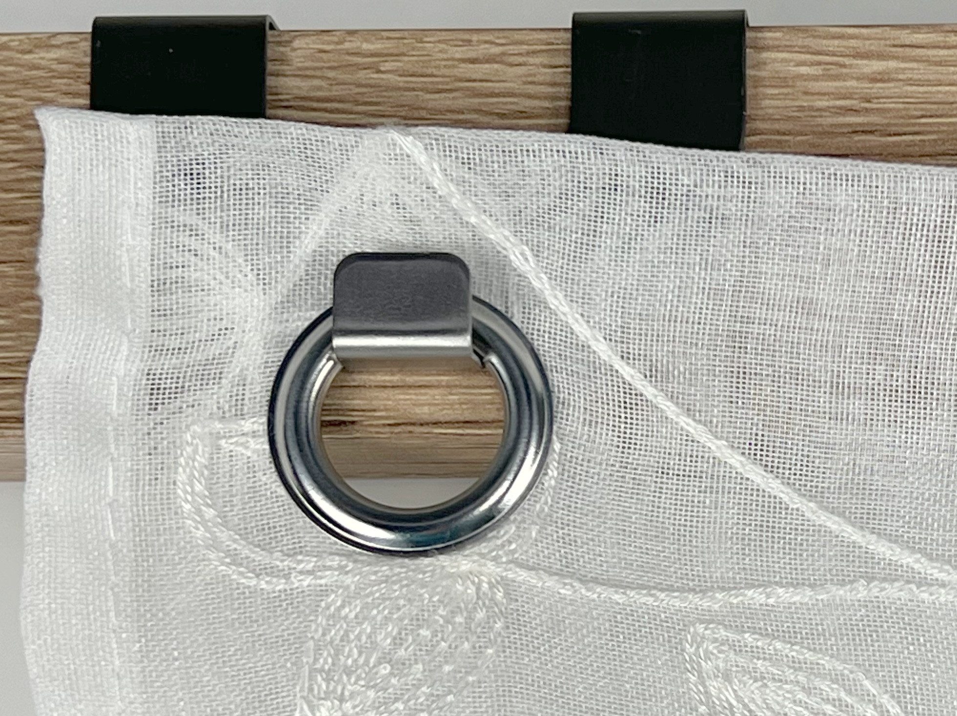 Clever-Kauf-24 Raffrollo Ösen-Bändchenrollo Dolly mit floraler Stickerei wollweiß, mit Ösen