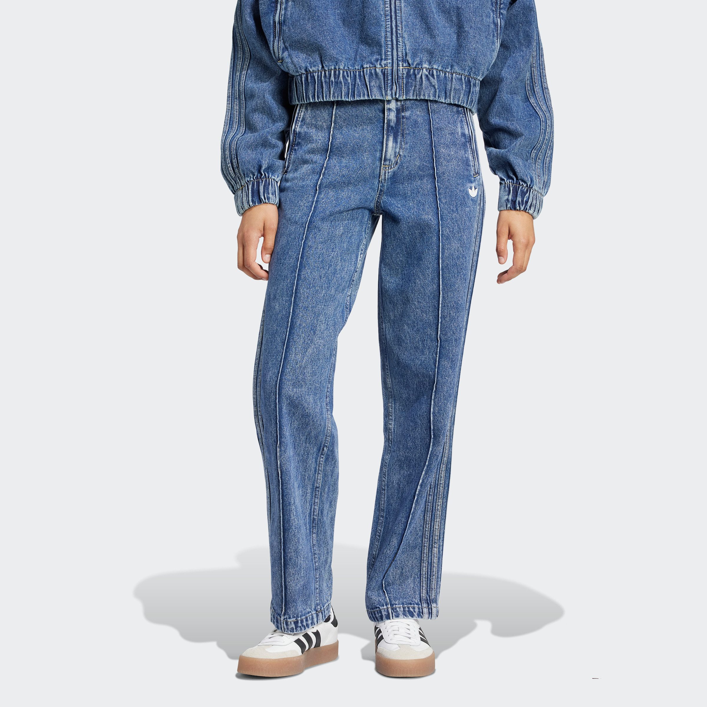 adidas Originals Straight Jeans P ESS DENIM ST Eine lassige Jeanshose mit klassischem Schnitt
