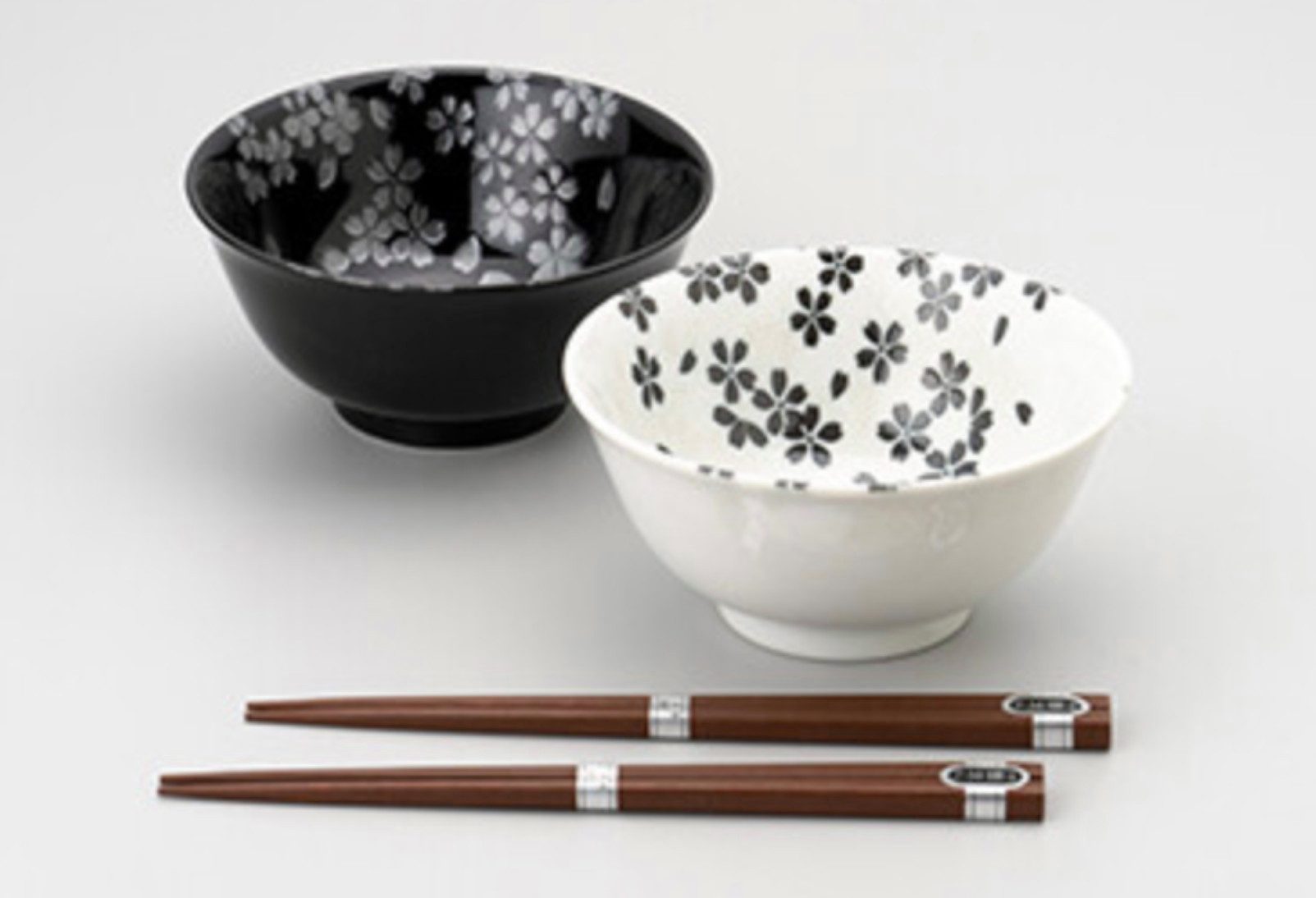 Mitsui Pottery Inc. Geschirr-Set Made in Japan Kirschblüten 4,8-Zoll-Schale, 2er-Set (mit Essstäbchen)