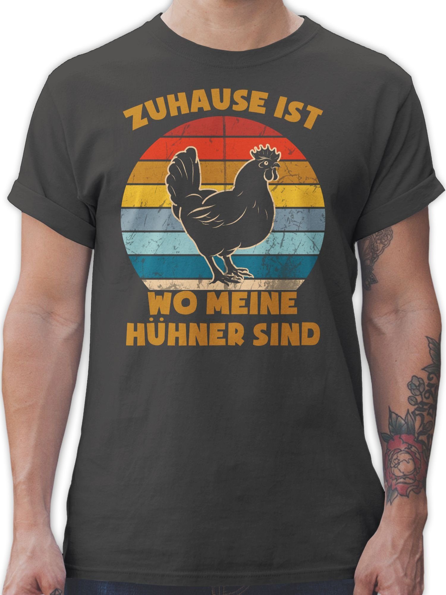 T-Shirt ist 02 Vintage Sprüche mit Zuhause wo Dunkelgrau - meine Hühner sind Statement Shirtracer Spruch