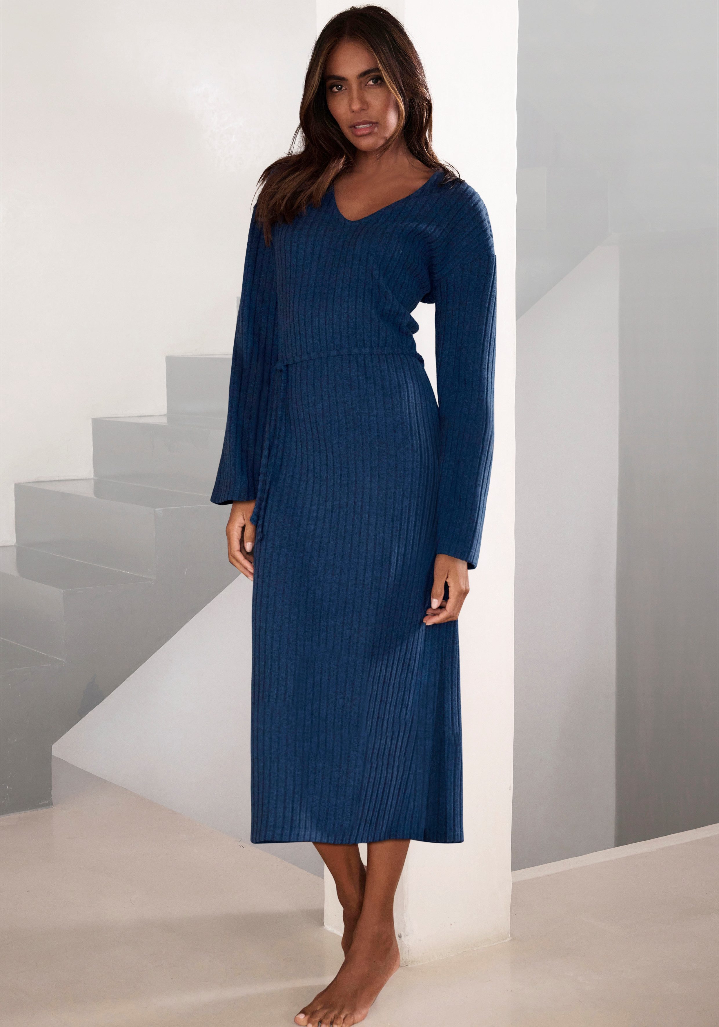 LASCANA Strickkleid Lounge-/ Rippkleid mit weiten Ärmeln und Taillenband, Loungewear