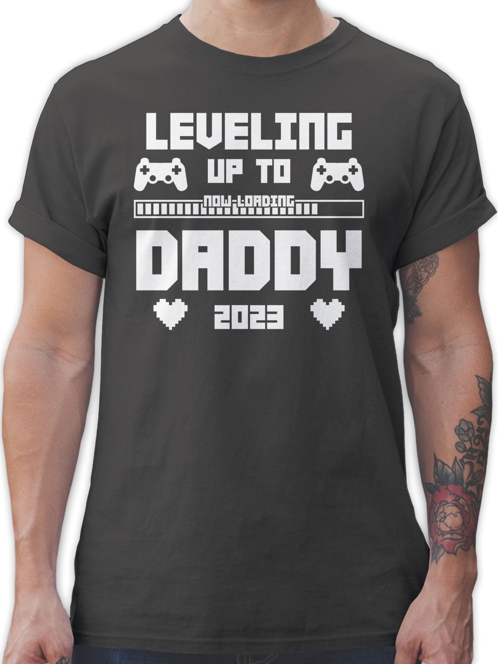 03 Daddy Up für Dunkelgrau T-Shirt 2023 Papa Geschenk loading Vatertag Shirtracer Level