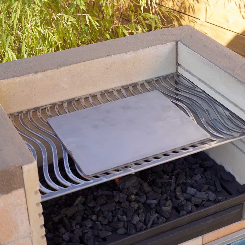 Feuerfest 123 GmbH Grillplatte Massiver Grillstahl Stahl 8 mm - Griddleplatte - Plancha Alternavtive (100 % - Made in Germany] Massiver Grillstahl 8 mm), Besondere Wärmeleitfähigkeit für scharfes Anbraten auf dem Grill