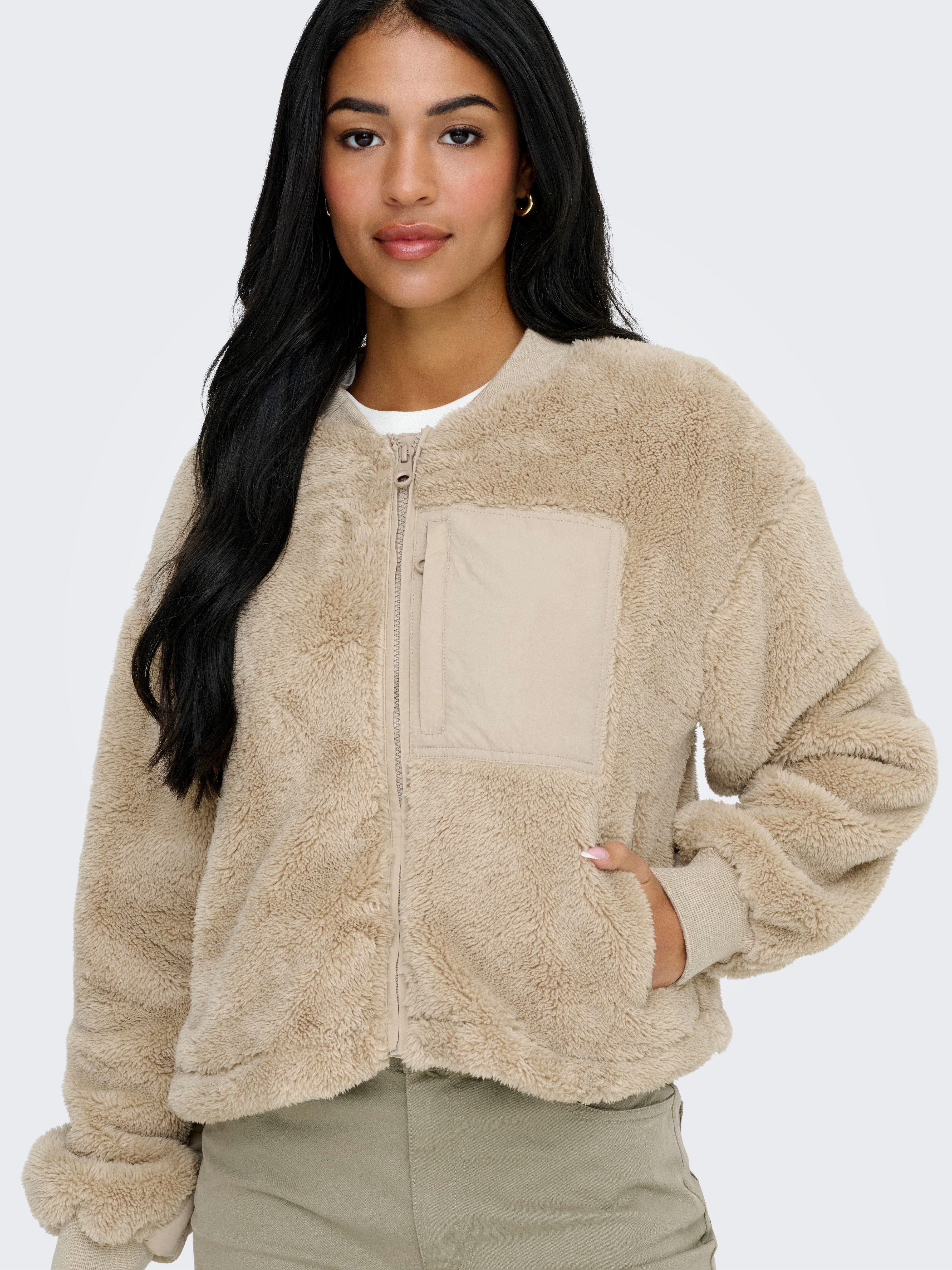 ONLY Plüschjacke ONLANNA CONTACT LIFE SHORT JACKET CC OTW Brusttasche mit R günstig online kaufen