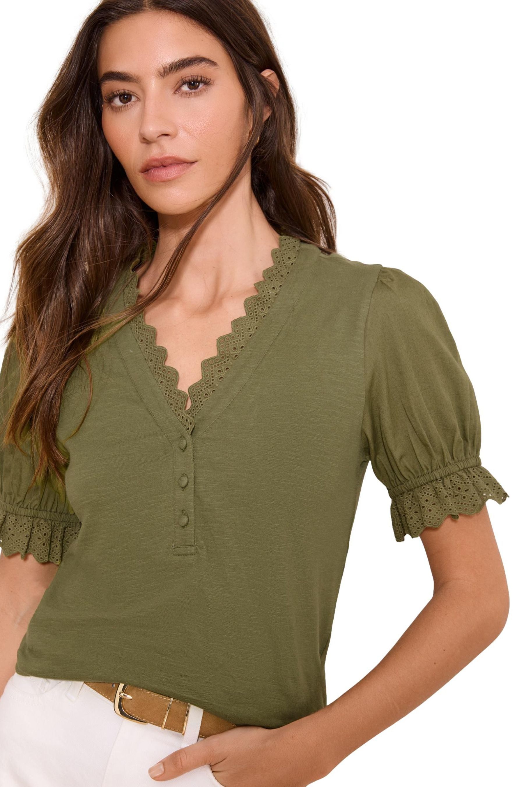 V-Shirt Lipsy geknöpftes Oberteil, V-Ausschnitt, Regular