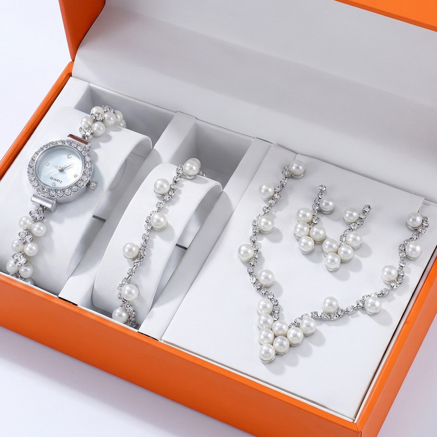 Futicare Perlenketten-Set Damen, 4-teilig mit Quarzuhr, Armband und Perlenohrringen (weiße Schmuckperlen, silberfarben, Geschenkset, 4-tlg)