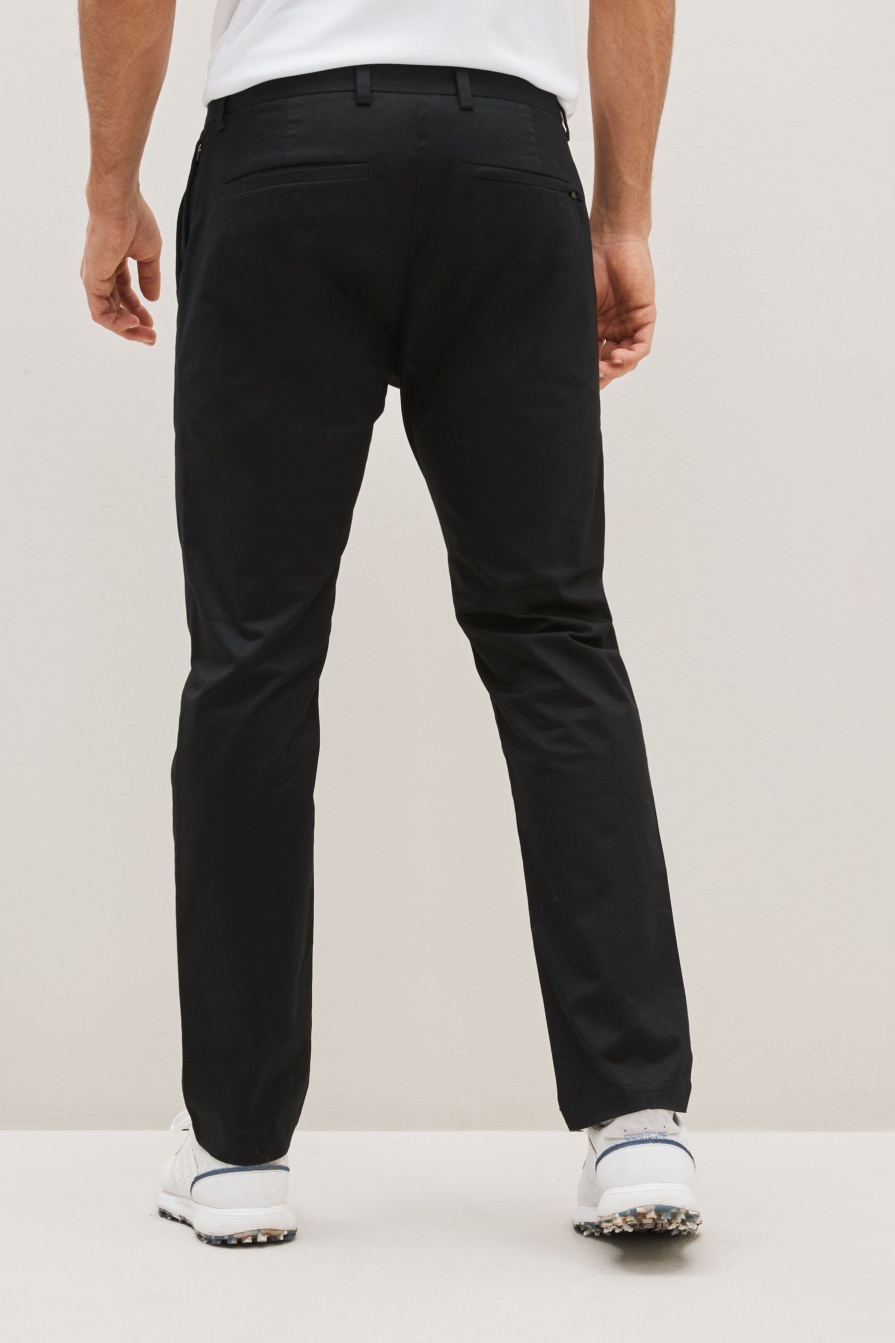 Next Chinohose Wasserabweisende Slim Fit Golf Stretch-Chinohose (1-tlg)