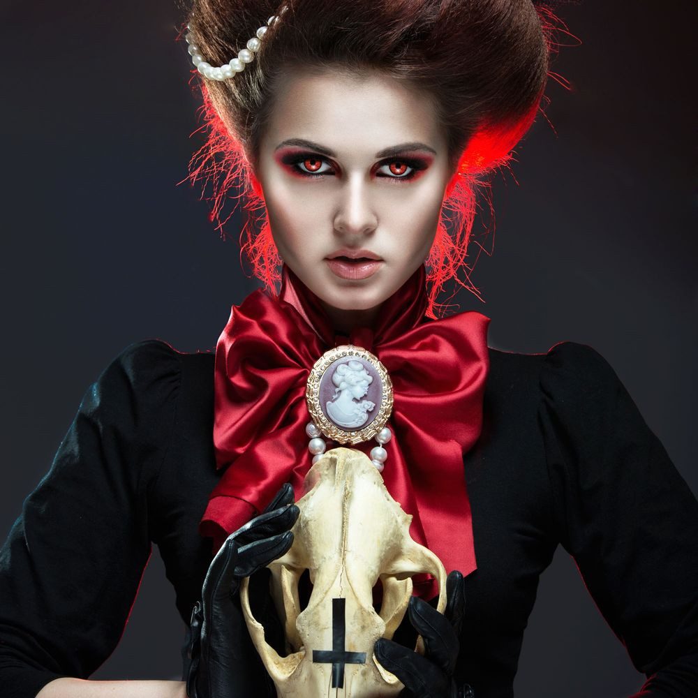 aricona Motivlinsen Rote Farbige Halloween Kontaktlinsen Kostüm Zombie Vampir Fasching, ohne Stärke, 2 Stück